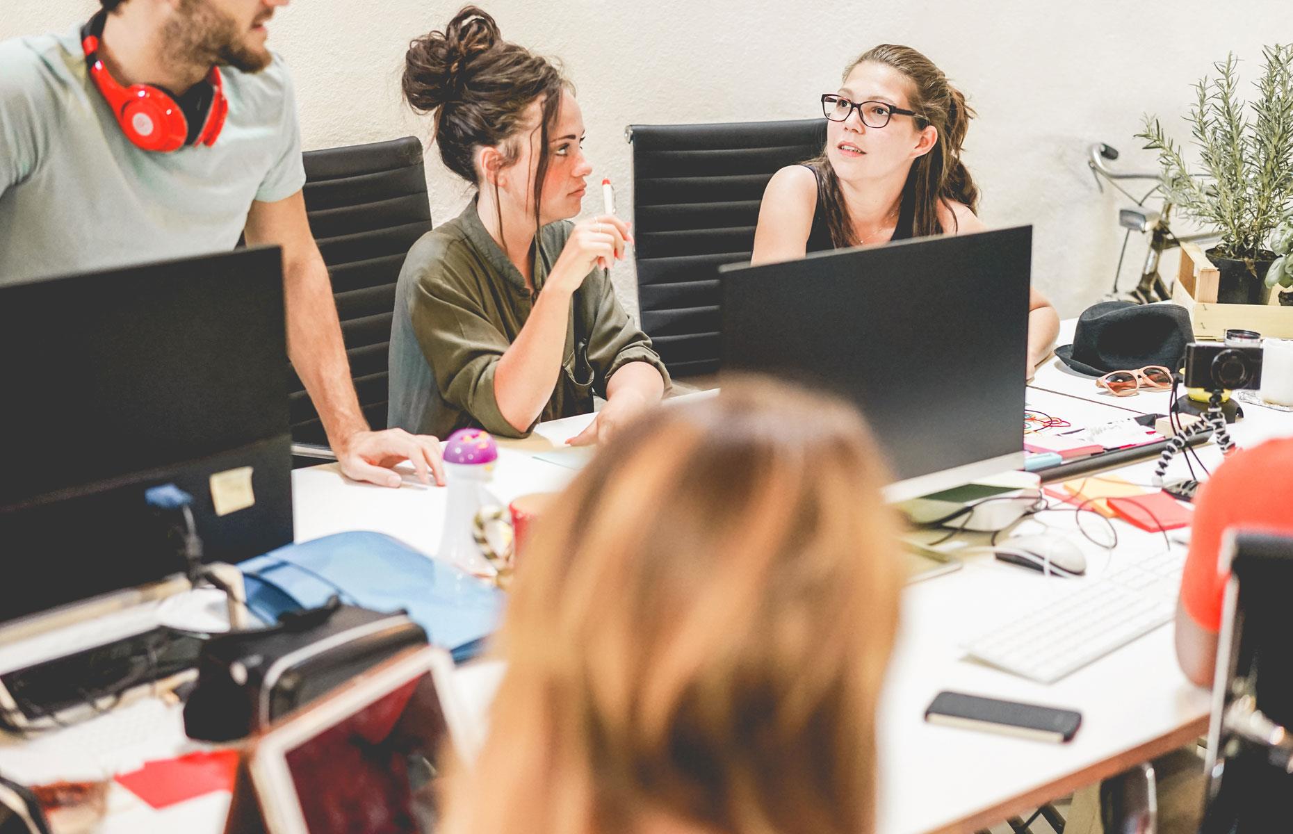 Australia, average annual salary: $49,566 (£37.8k)