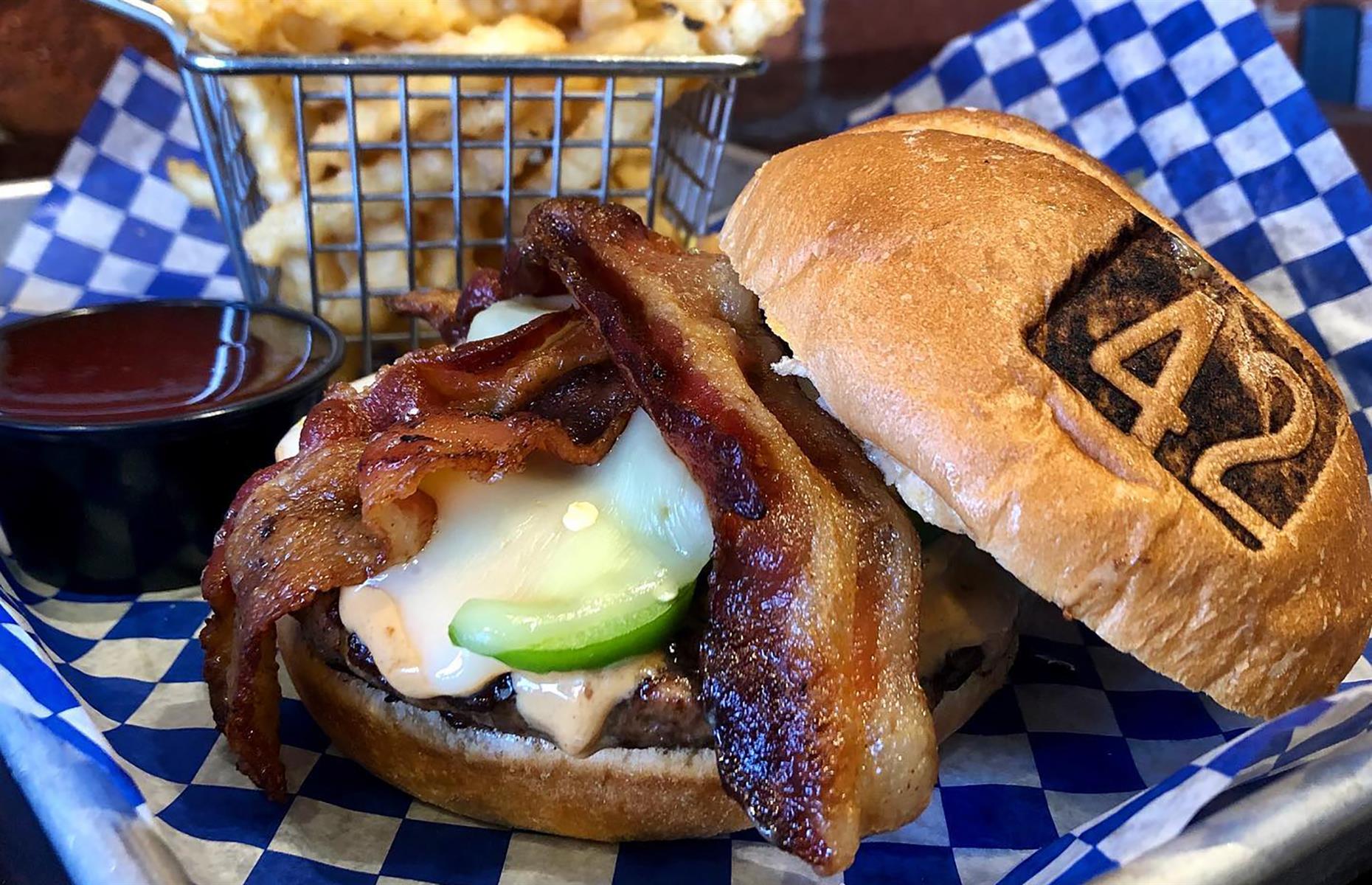 North Dakota: Blue 42 Sports Grille & Bar, Dickinson