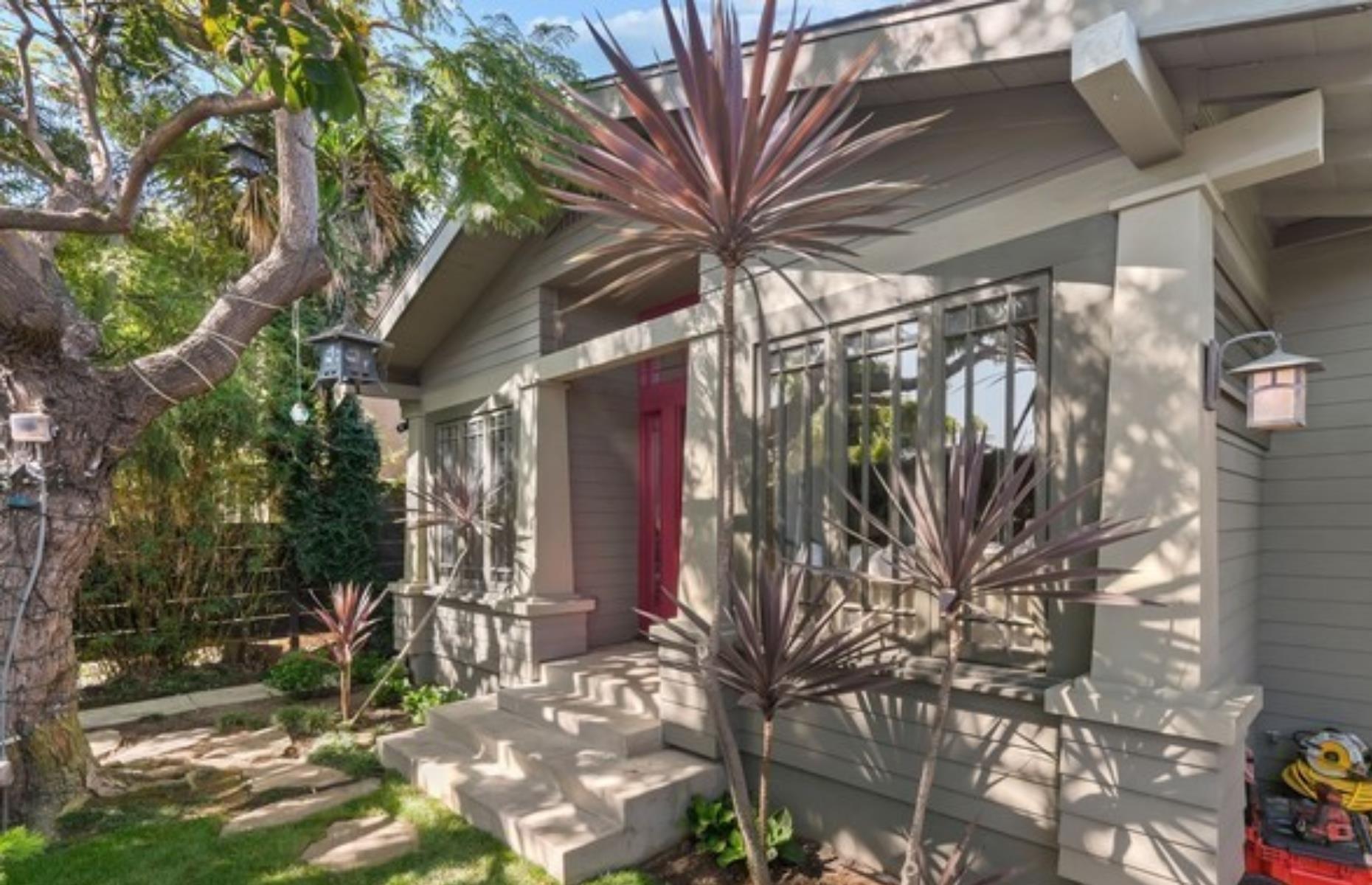 Elijah Wood's Venice micro-compound