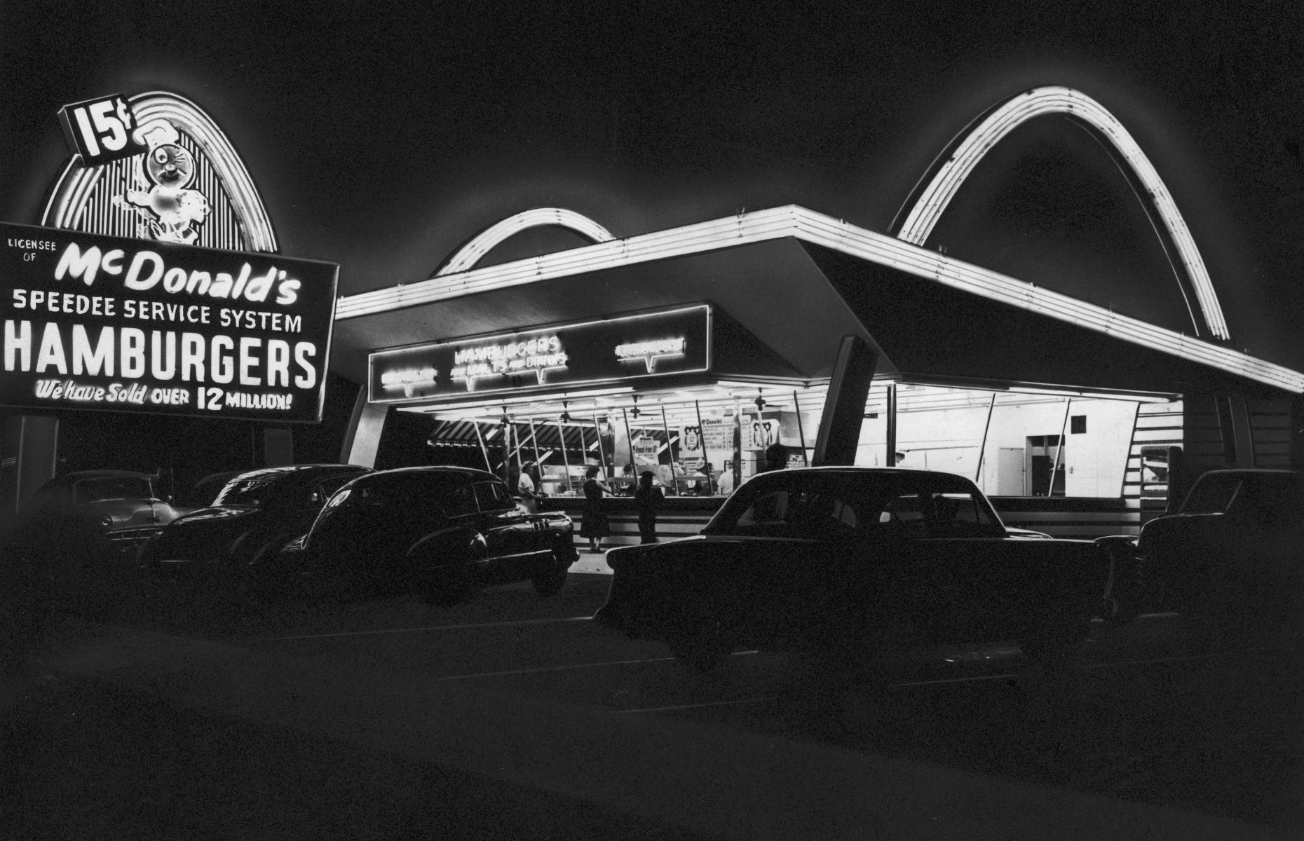 1955: McDonald’s restaurant franchise is born
