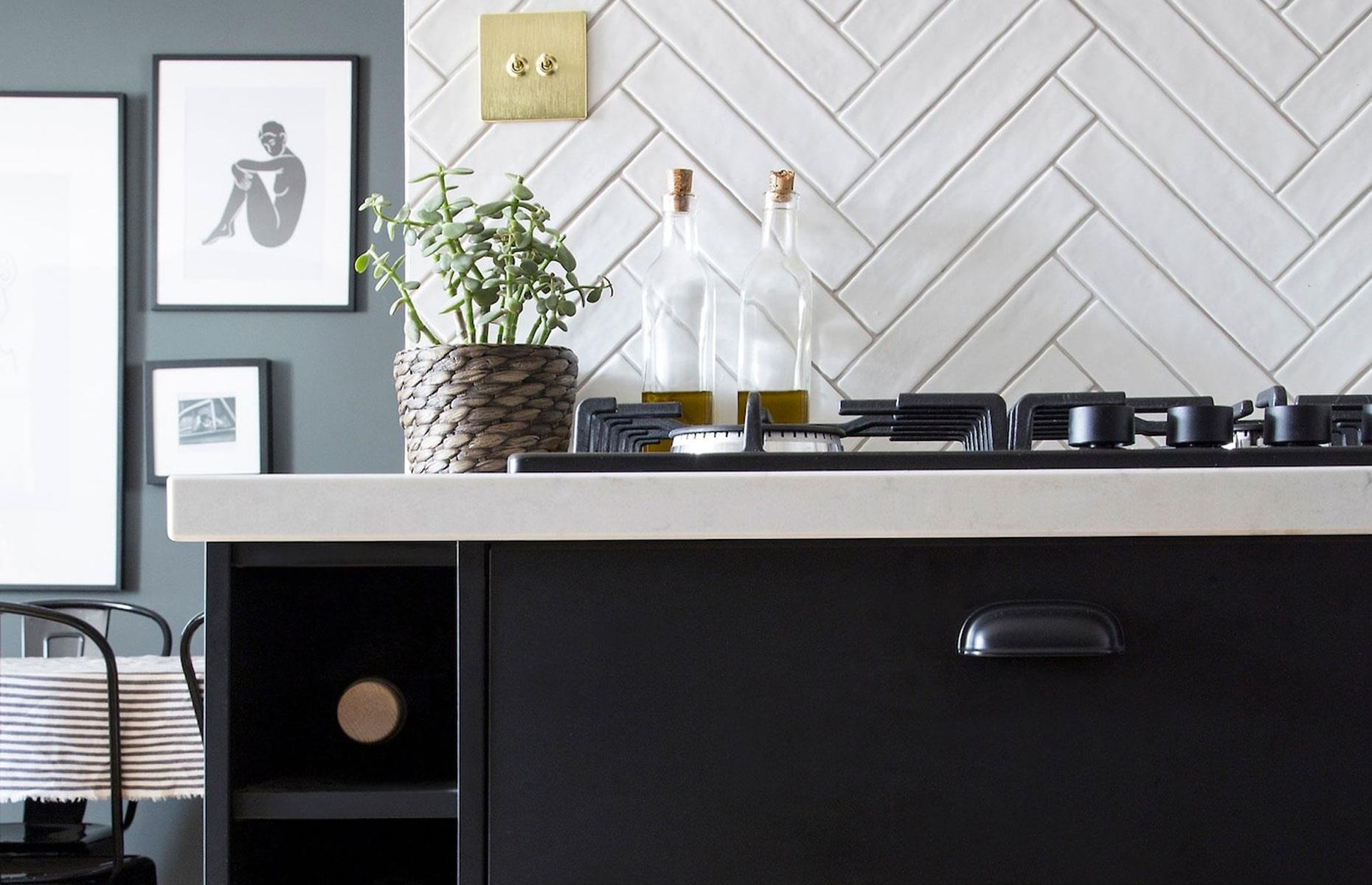 Minimalist black and white kitchen