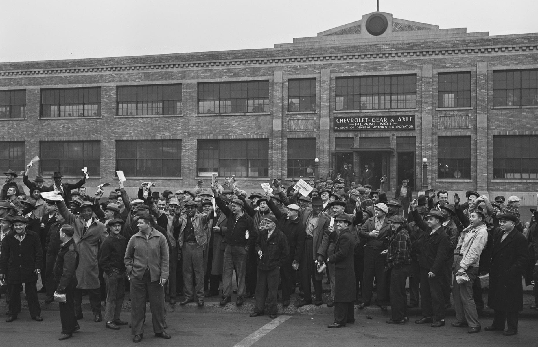 The United Auto Workers Strike of 1945–1946: 320,000 workers