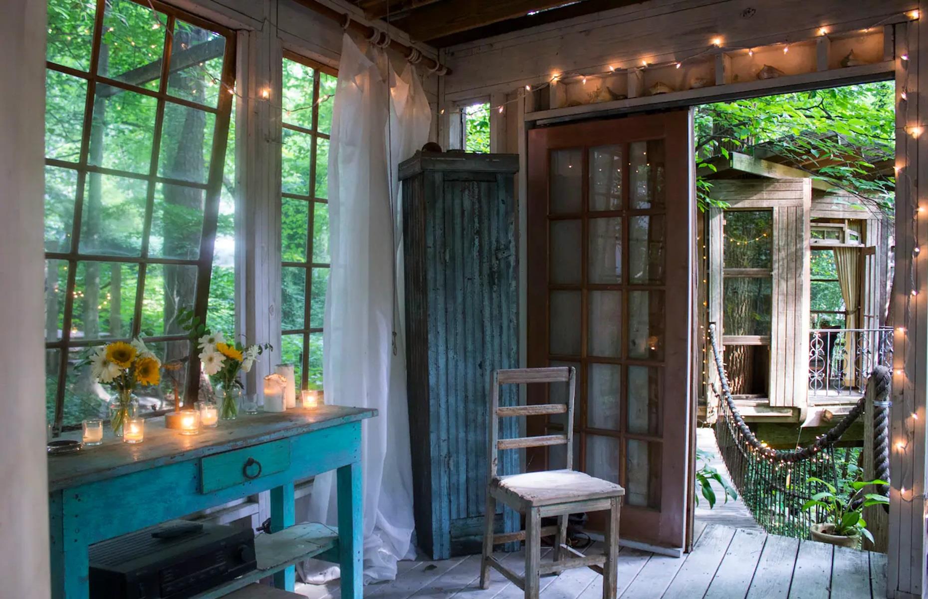 Reclaimed treehouse, Atlanta, USA