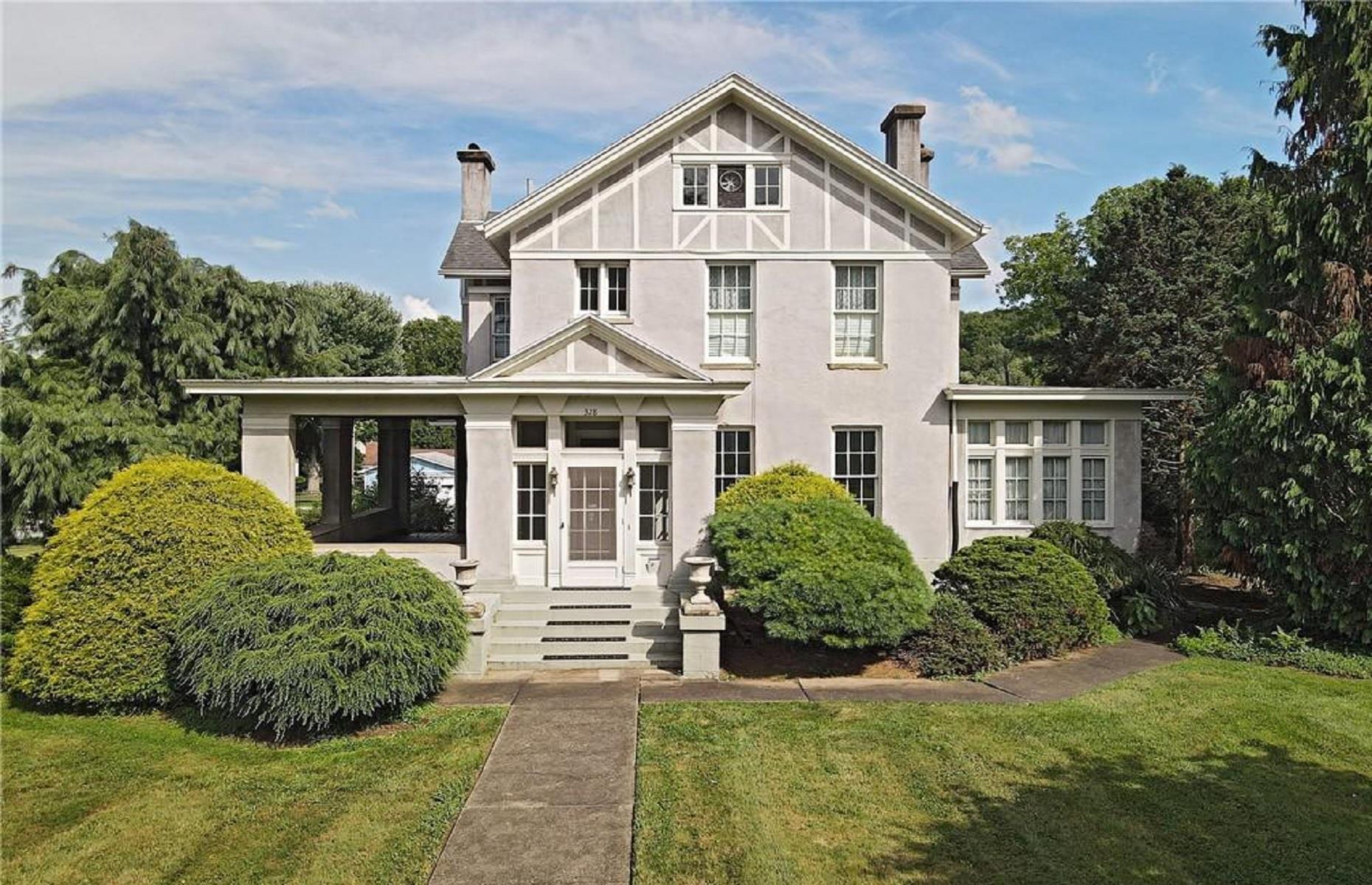 Stunning Victorian home, Marietta, Ohio: $300,000 (£245k)