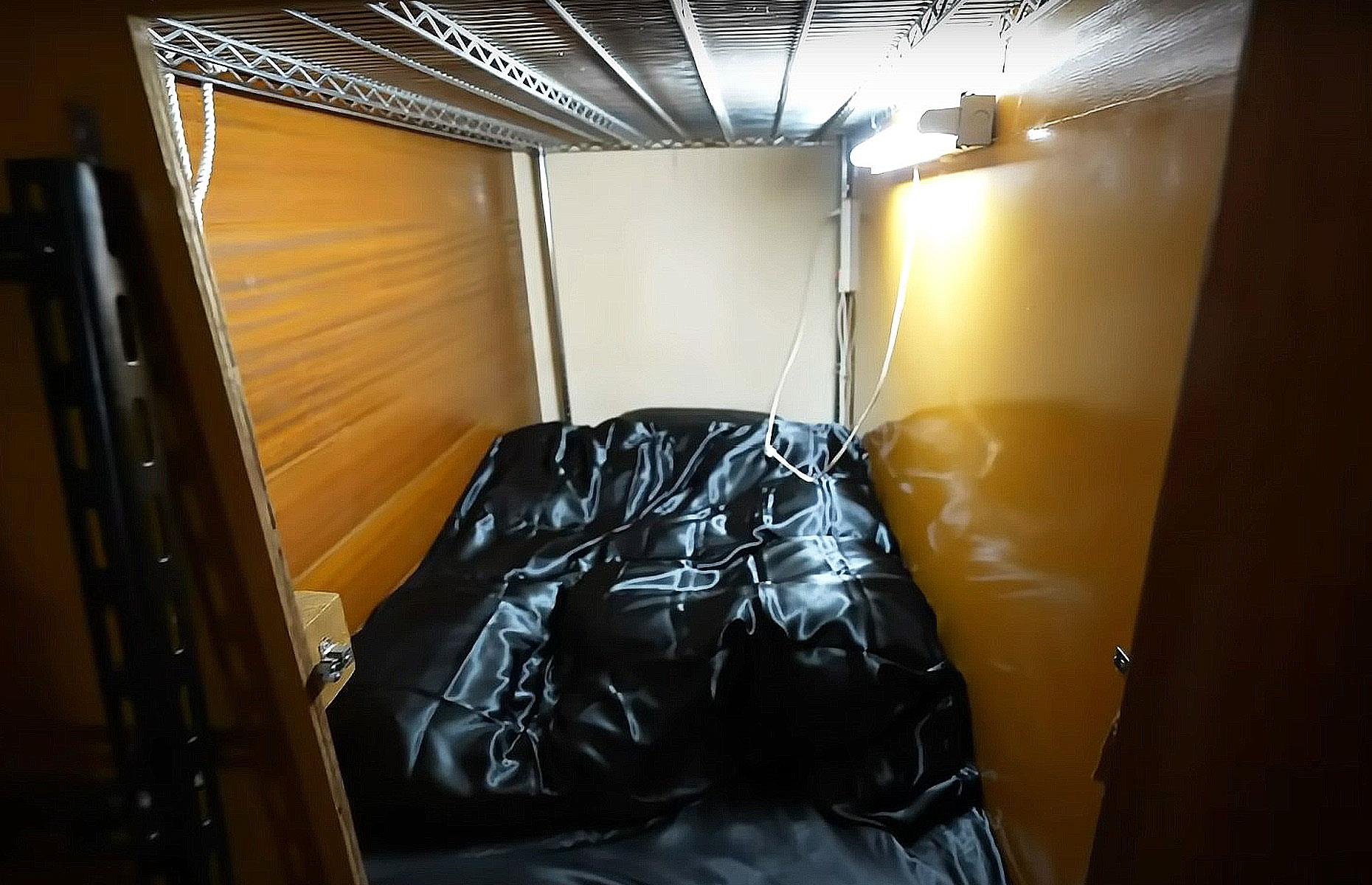 Tokyo, Japan: capsule apartments