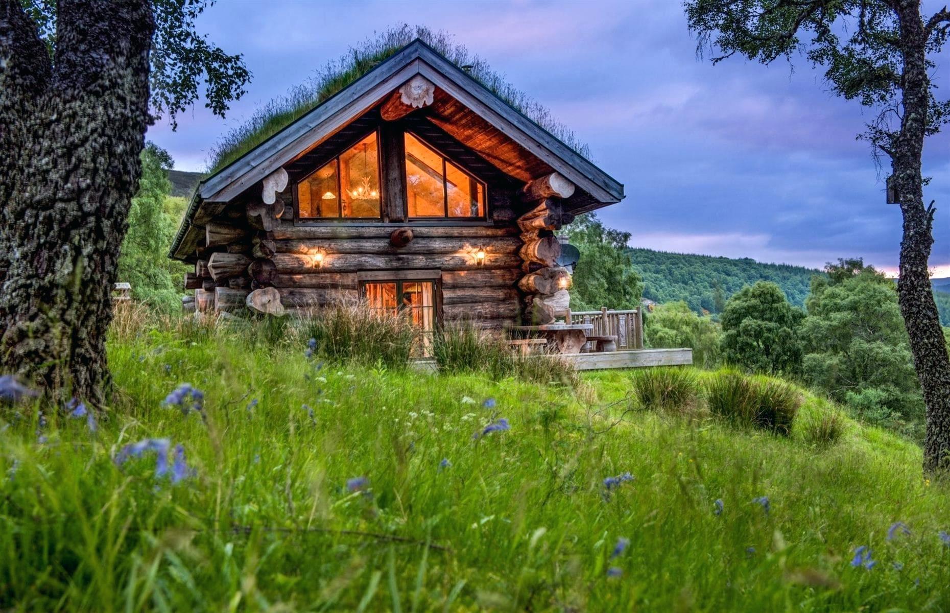 Charming log cabin, Scottish Highlands, UK