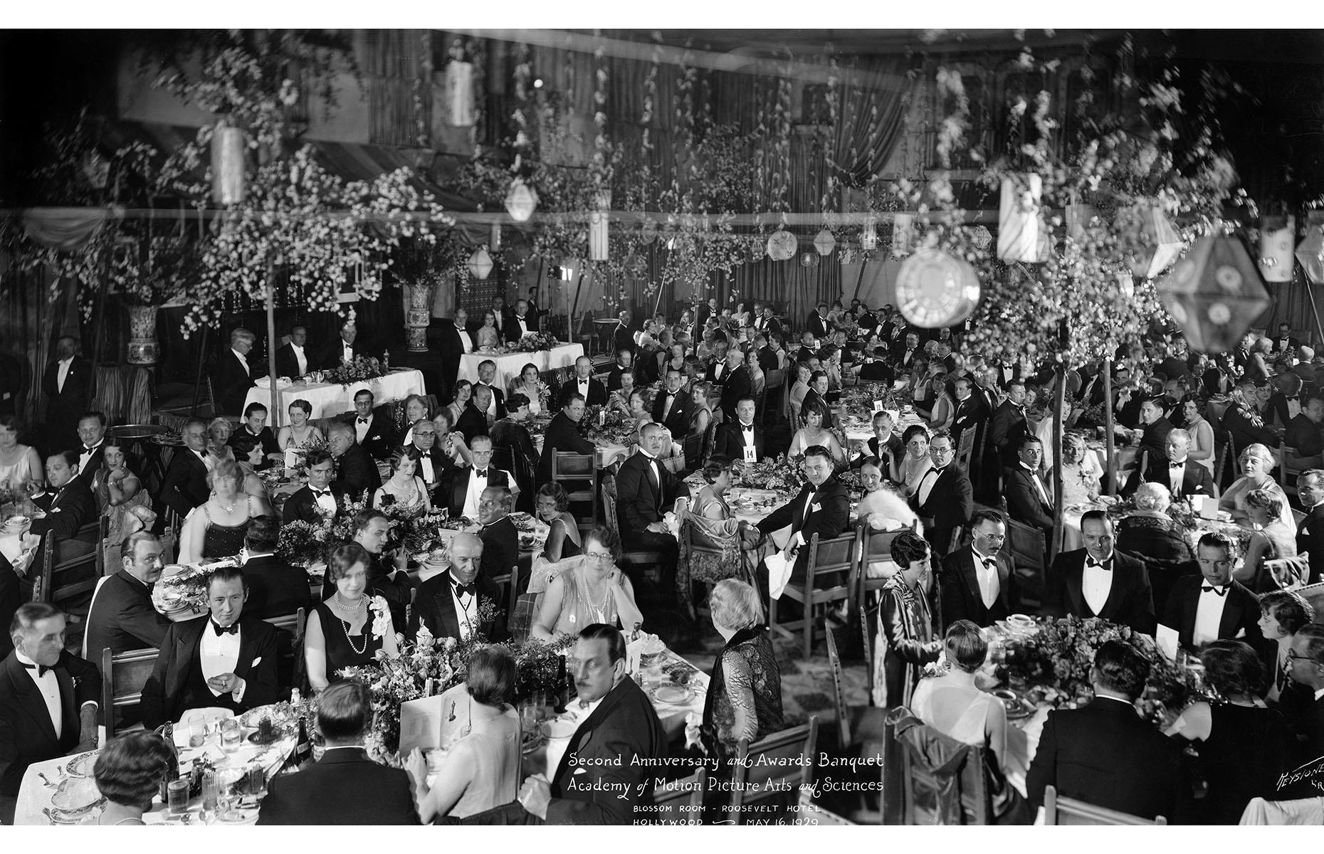 1929: The Oscars begin