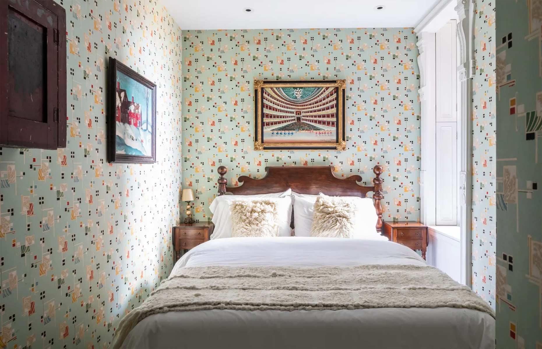 Guest bedroom