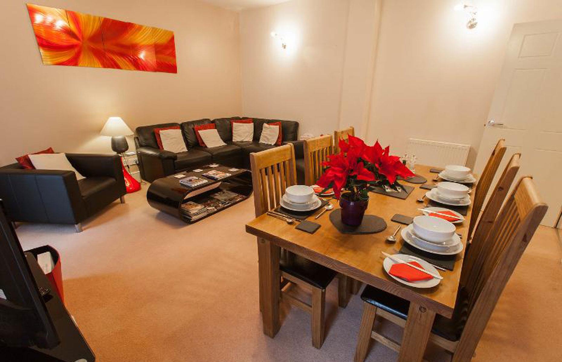 2. Mid-range: Hopetoun Garden Apartment, Edinburgh, UK