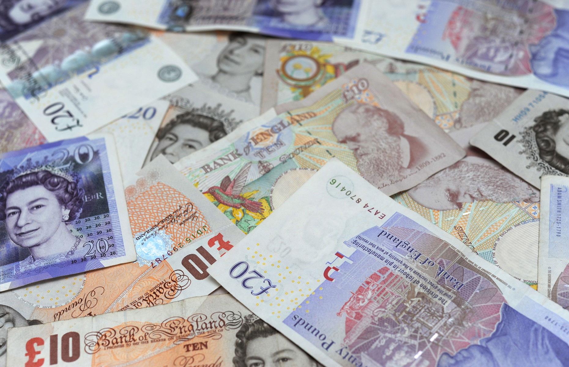 One in seven English banknotes contain faecal matter