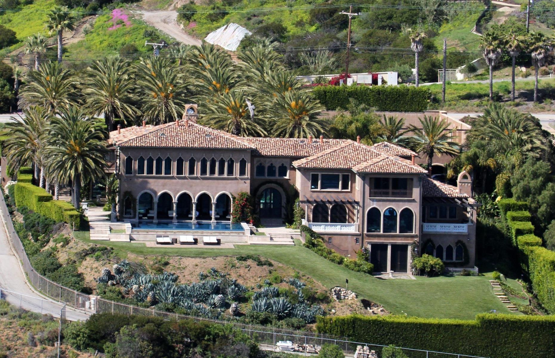 Cher selling Malibu mansion for $75M after slashing price by $10M