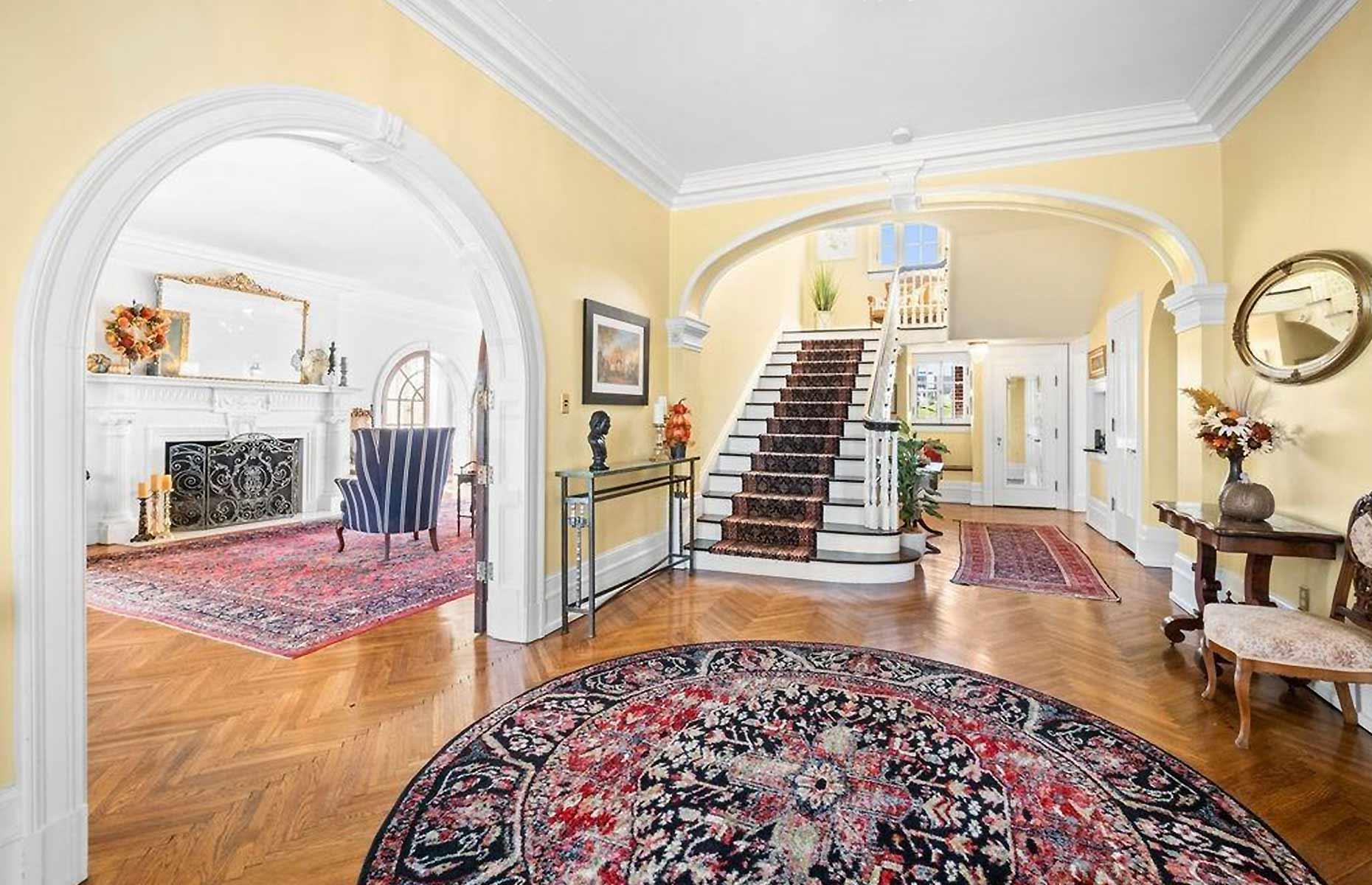 Mansión neoclásica, Virginia Occidental, EE.UU.: $995.000 (unos 925.400 €)