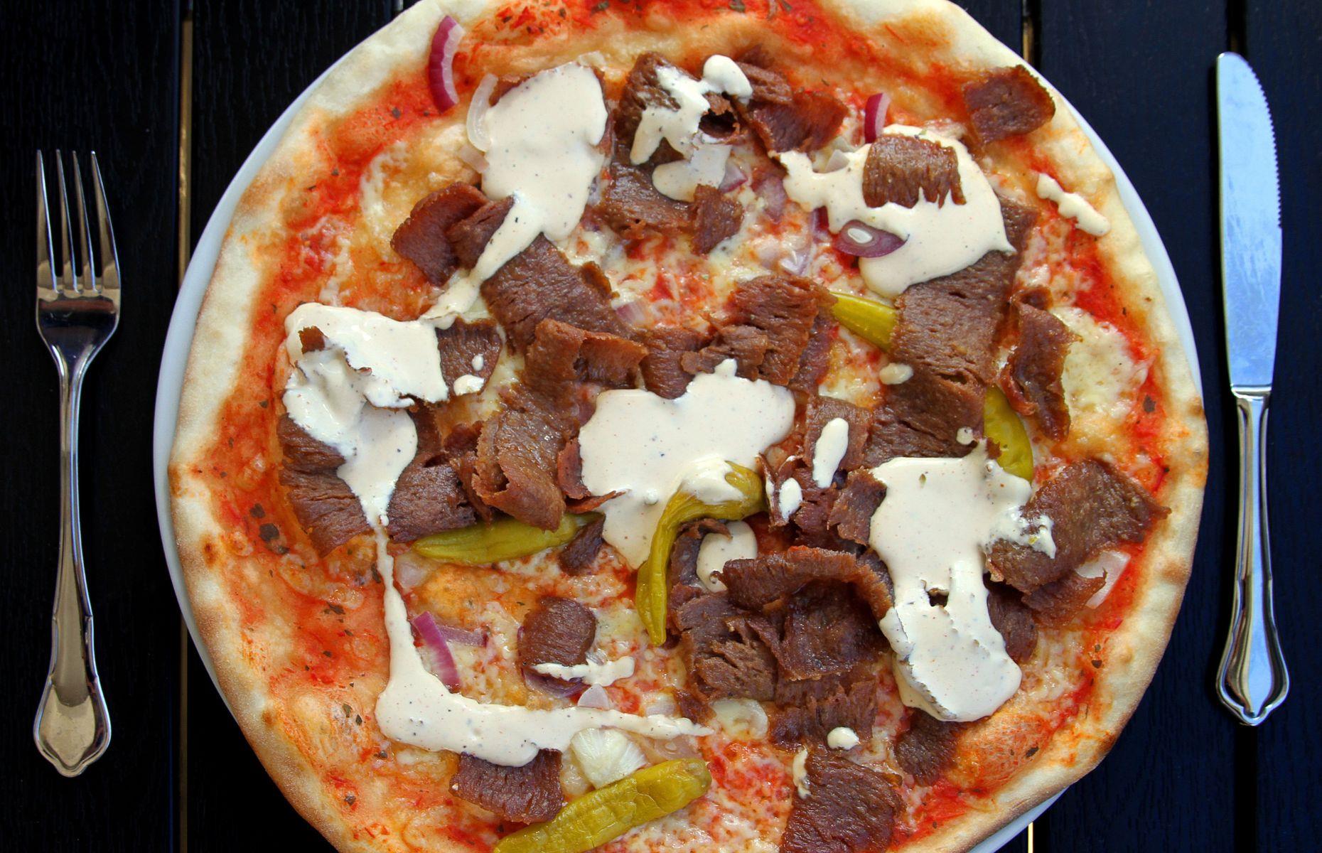 31. Kebab pizza, Sweden