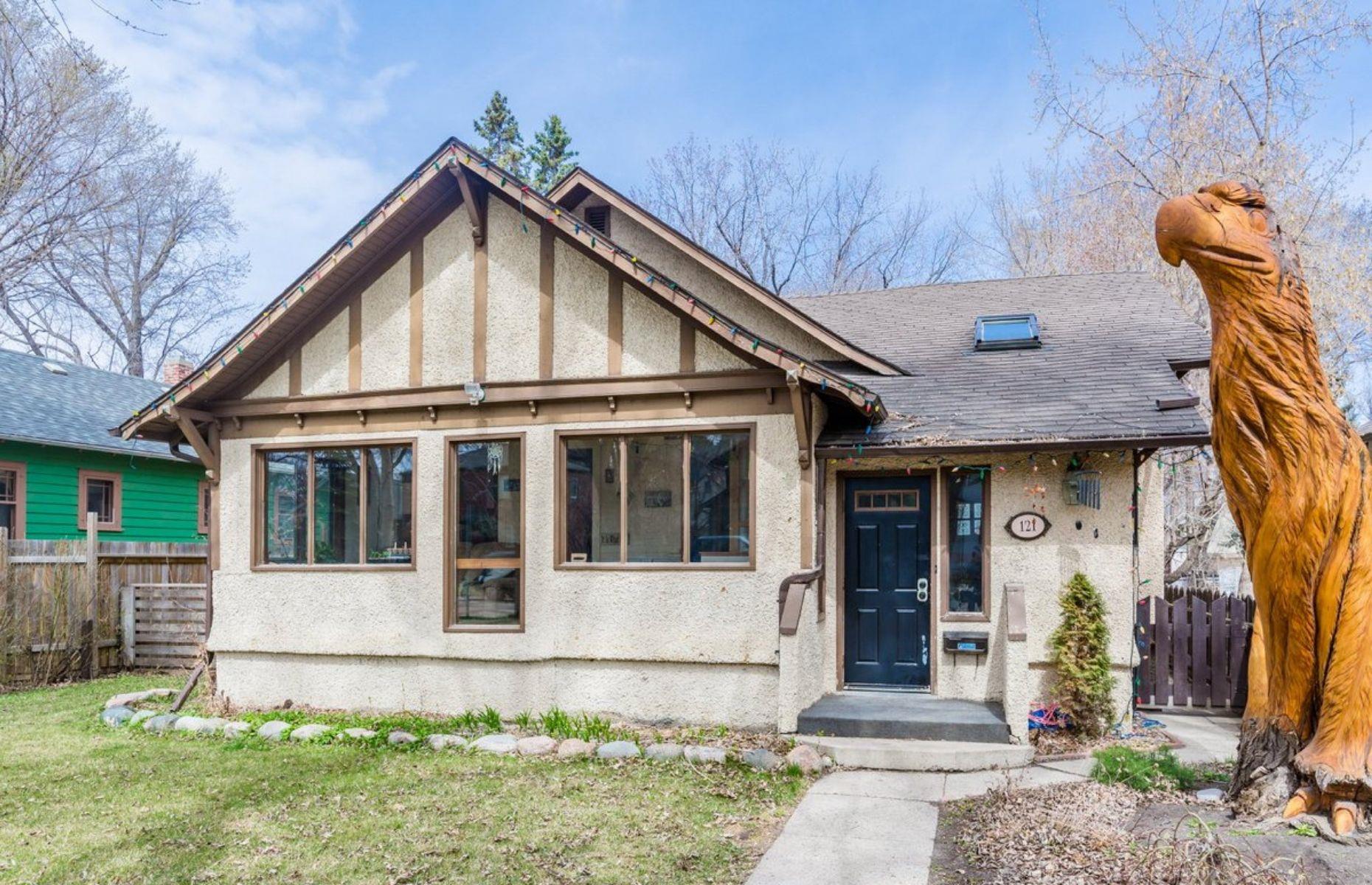Characterful bungalow, Saskatoon, Saskatchewan: CA$399,500 (£237k/US$298k)