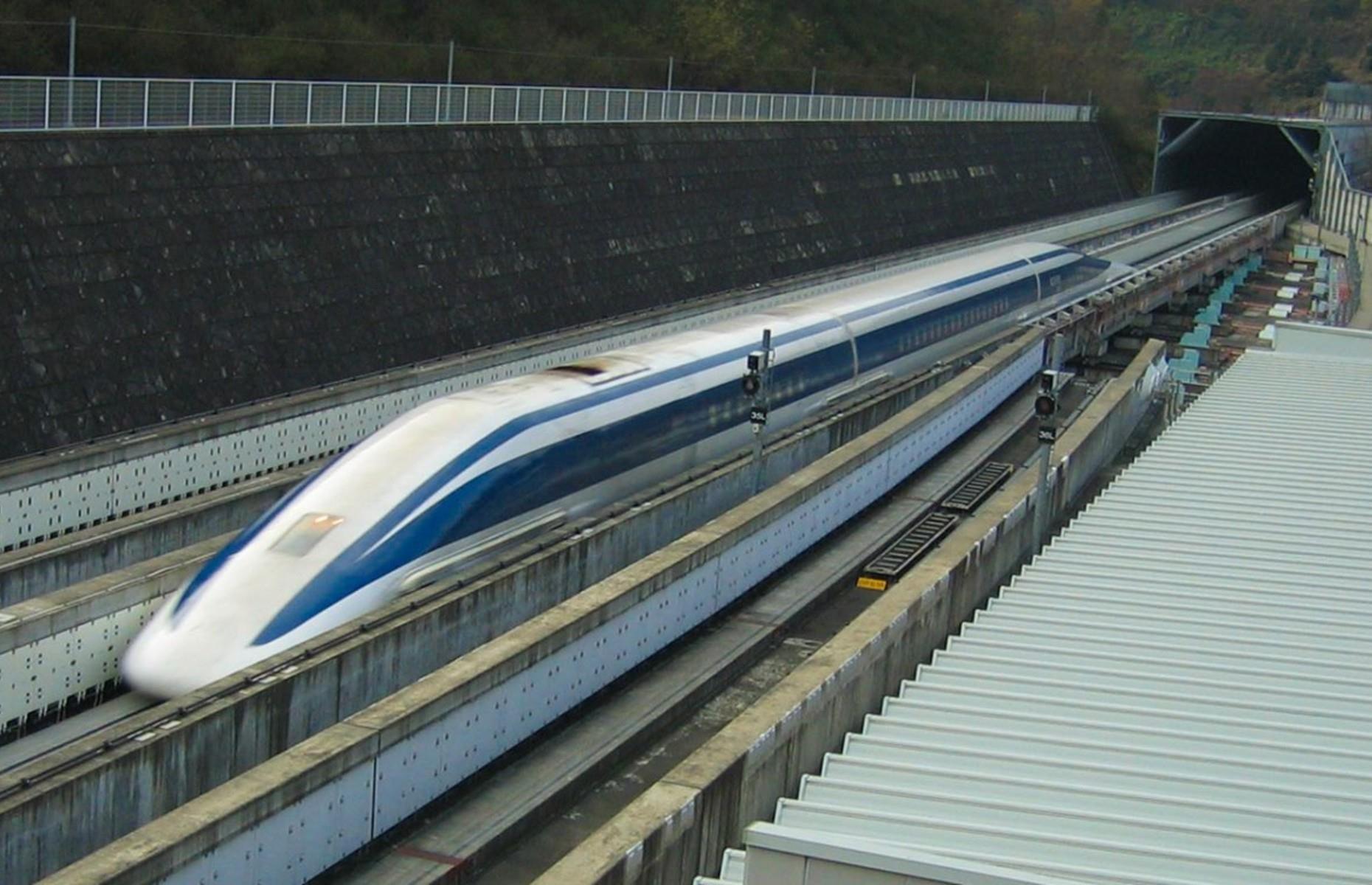 Japan speed. Поезд Маглев Япония. Японский Маглев mlx01-901. Маглев Япония скоростной поезд. Jr-Maglev mlx01 кабина.