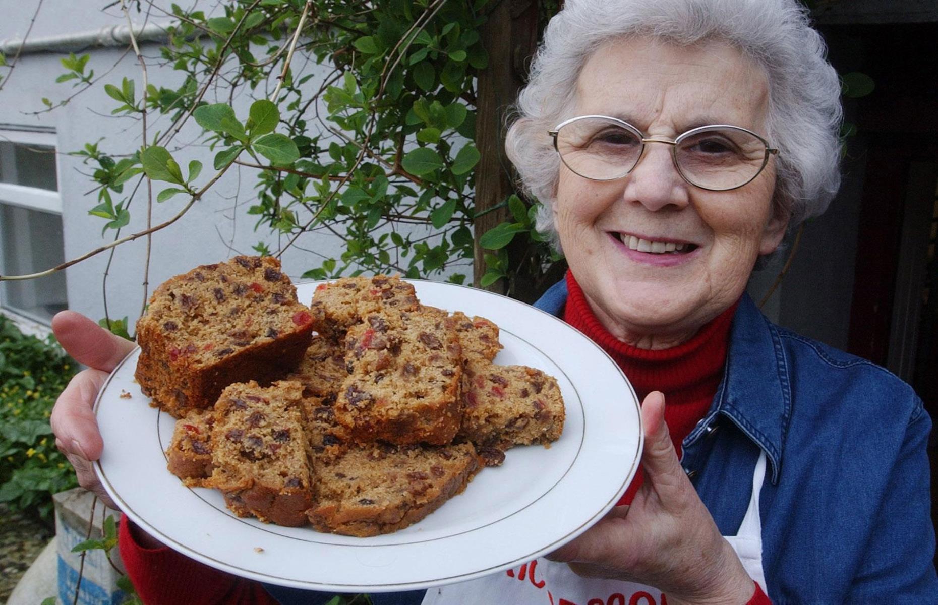 Boiled fruit cake
