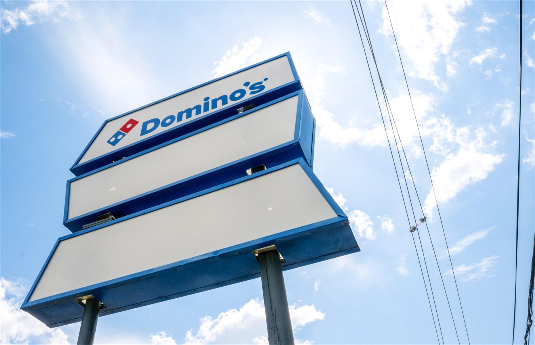 Riser: Domino's Pizza