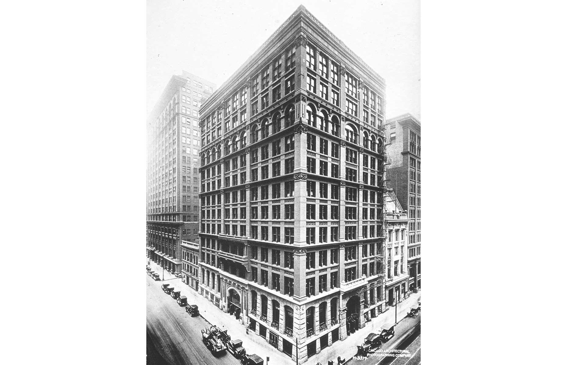 1885: Home Insurance Building, Chicago, Illinois, USA