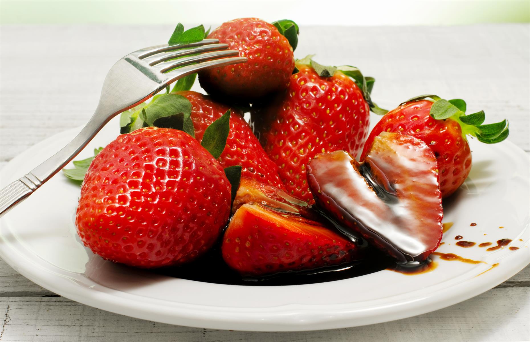 Strawberries in balsamic vinegar (75 calories per serving)