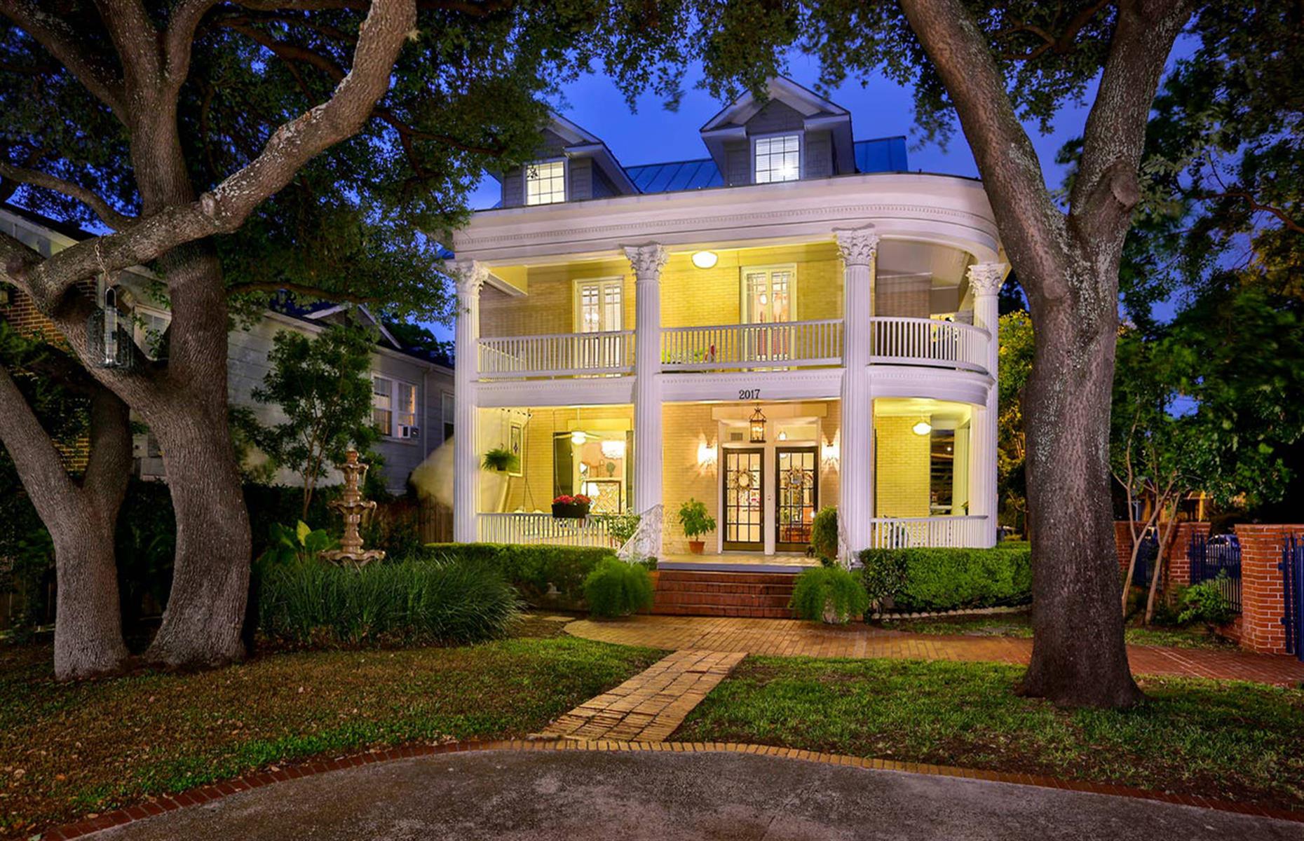 Texas: historic guesthouse, San Antonio