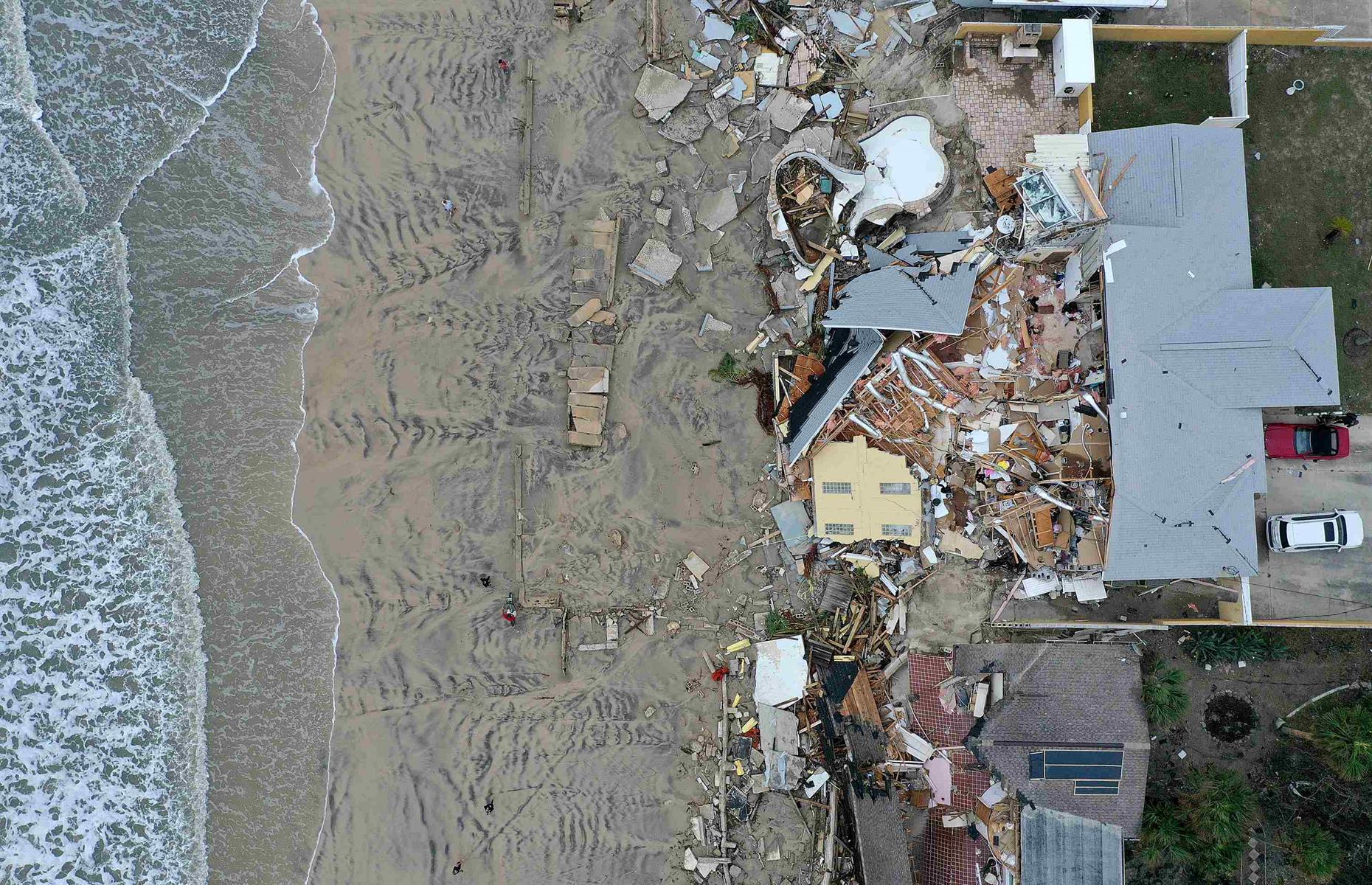 November: Hurricane Nicole, Florida, USA