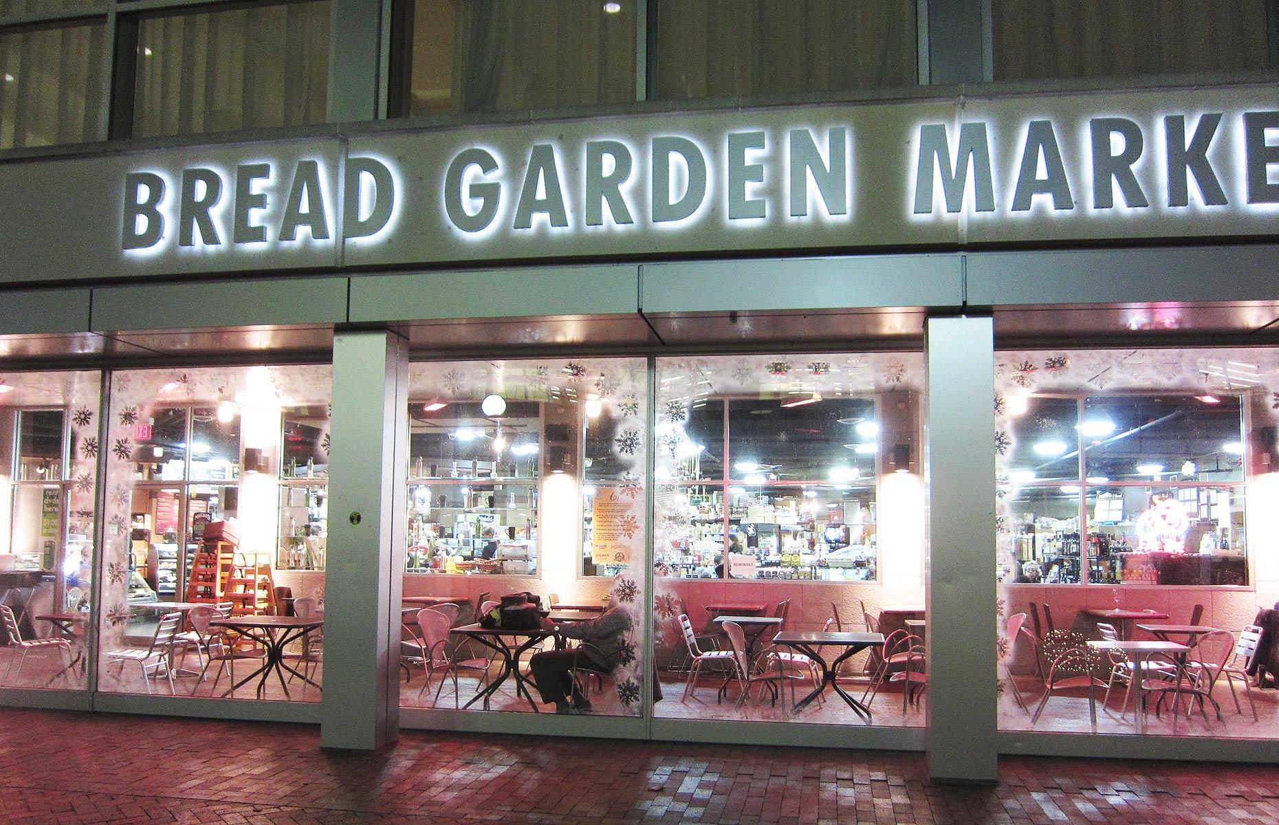 Iowa: Bread Garden Market, Iowa City