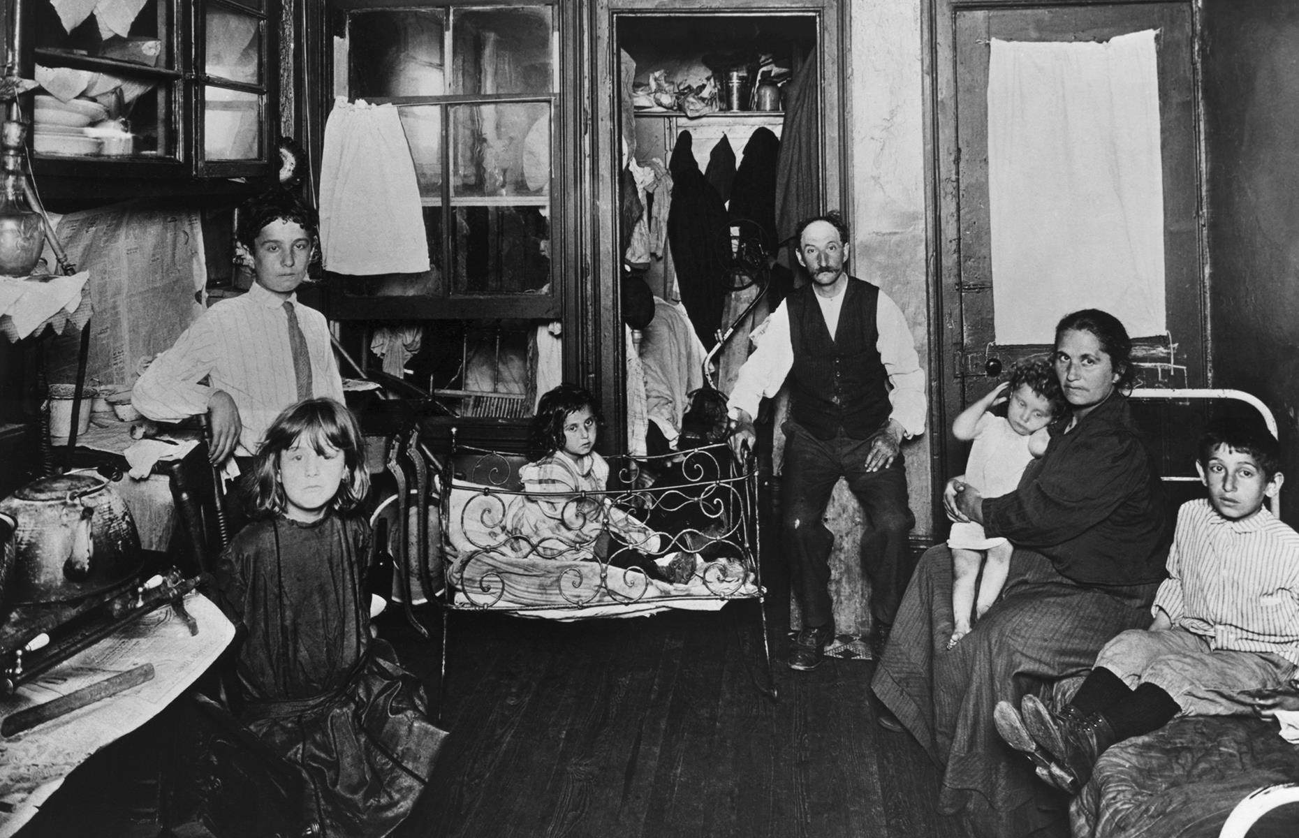 1900s: 'Muckrakers' document the Gilded Age