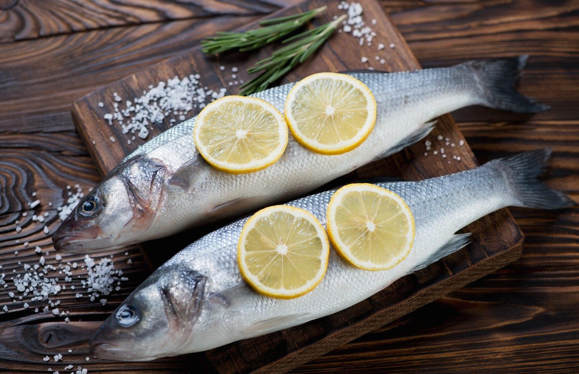 Fish was served with lemon to dissolve the bones