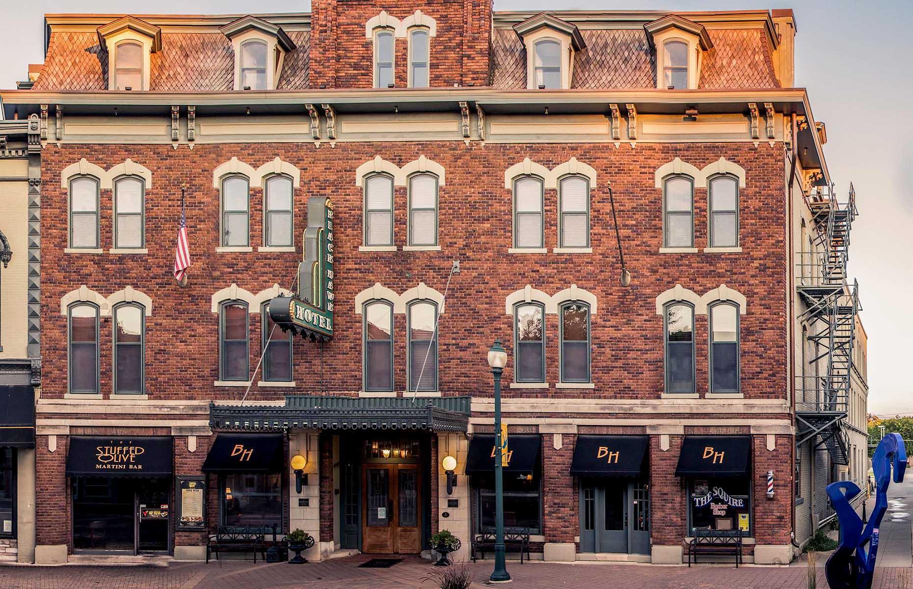 Iowa: The Black Hawk Hotel, Cedar Falls