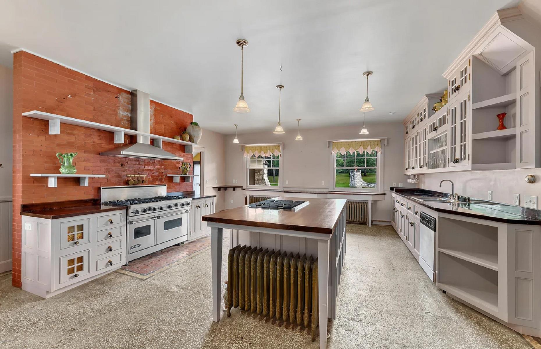 Chef-worthy kitchen