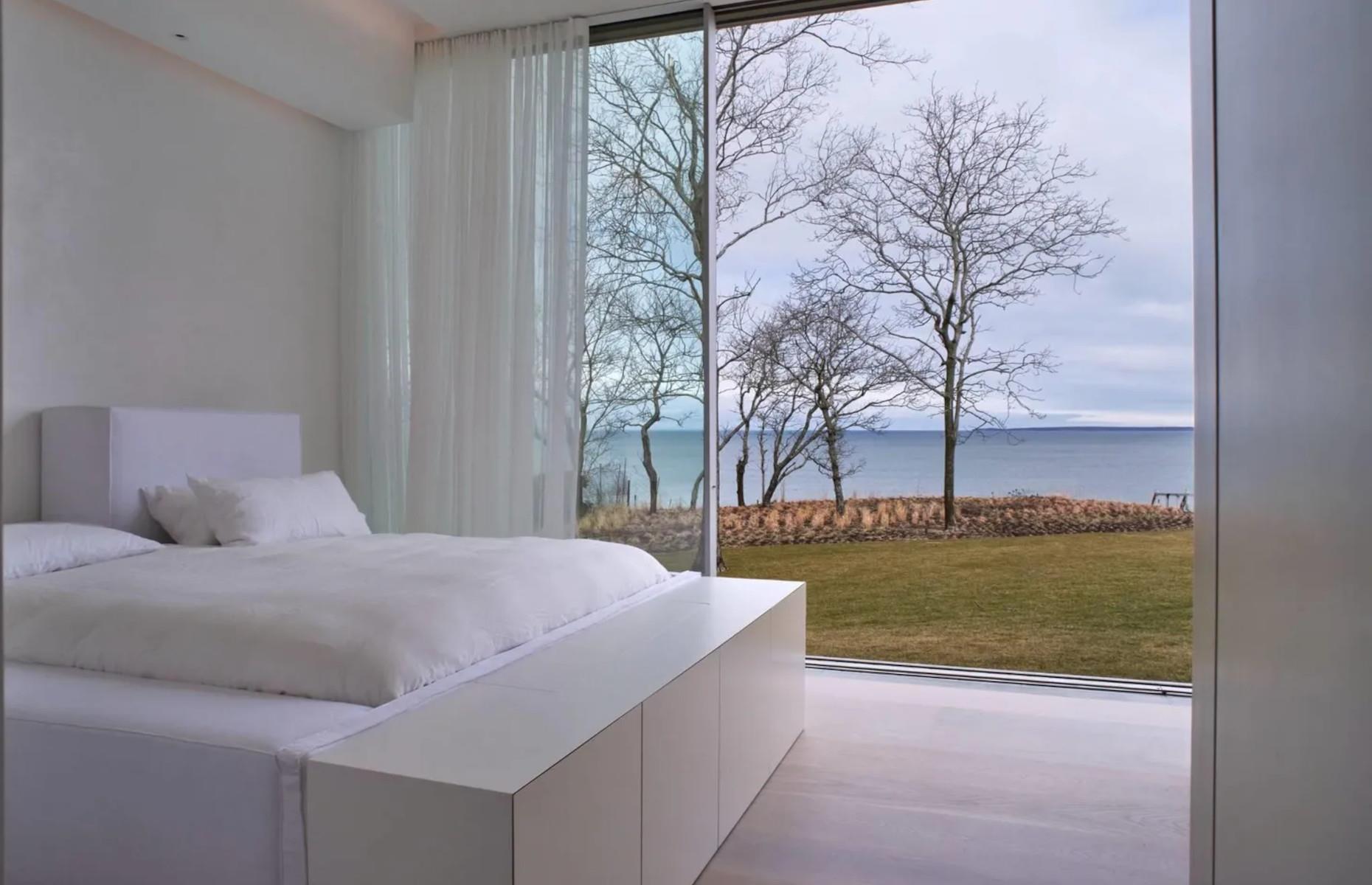 Hugh Jackman's Hamptons home: $5,555 (£4.5k) per night