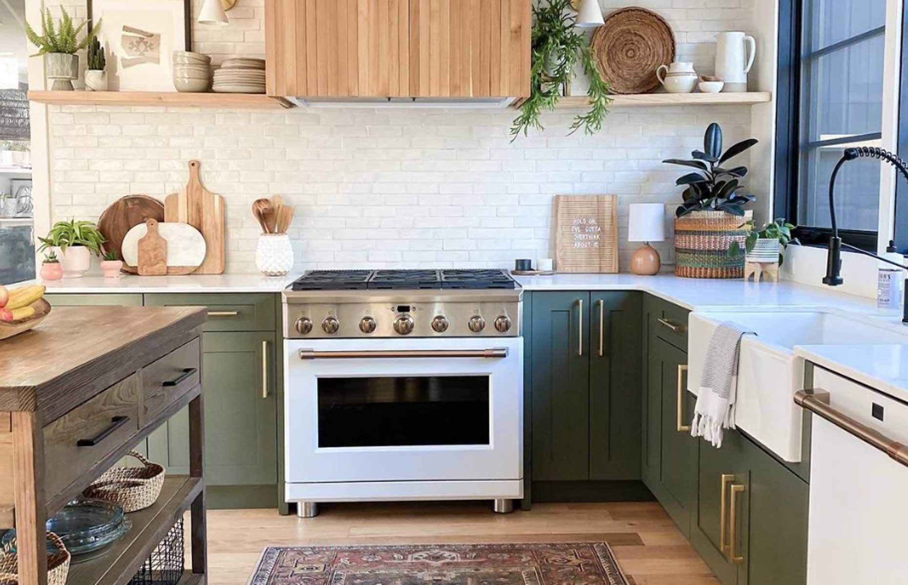 Modern mountain kitchen 
