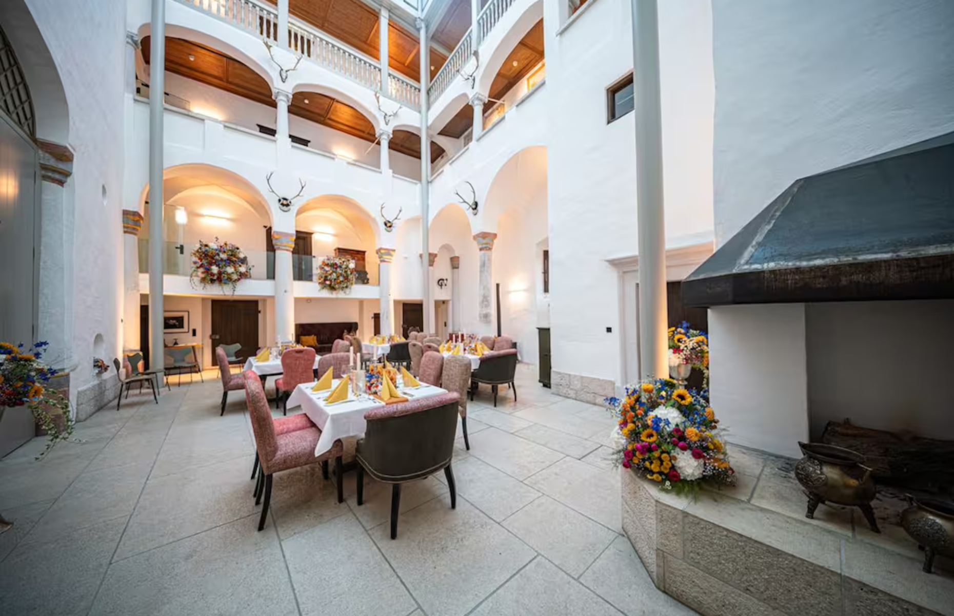 Château historique, Baden-Württemberg, Allemagne : 211 561 euros le mois