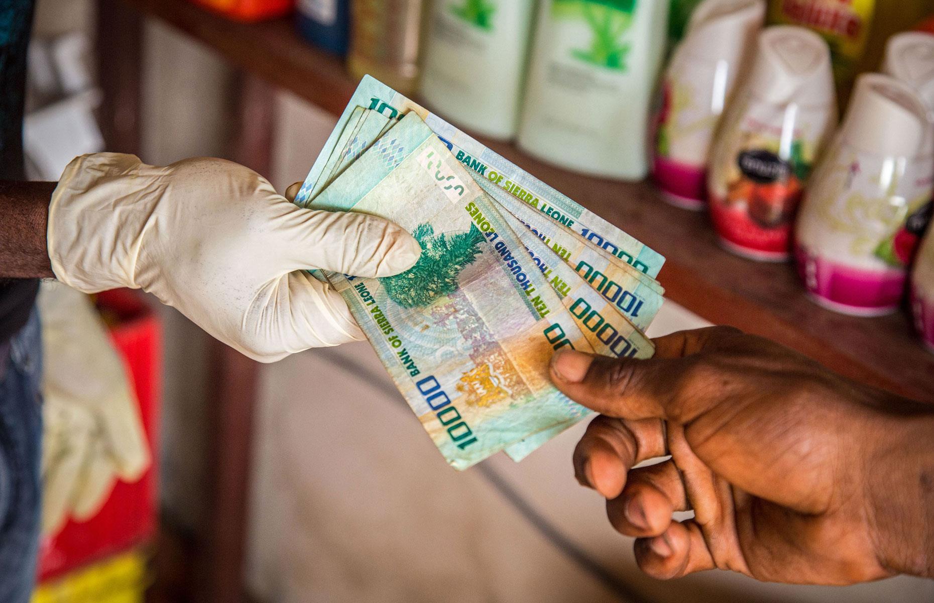 The ebola virus can survive on a banknote for up to 30 days
