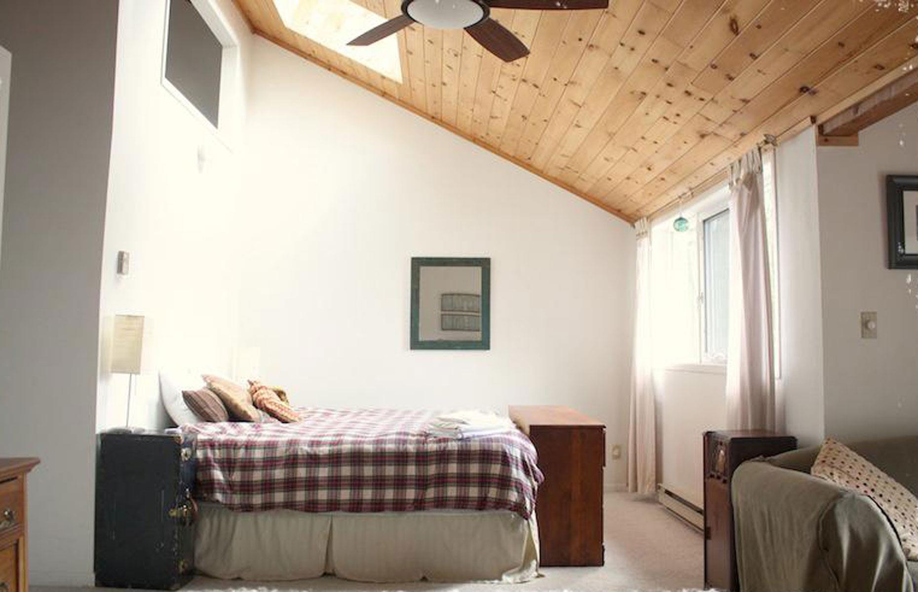 7. High-end: Trenanthia Cottage, Gravenhurst, Canada