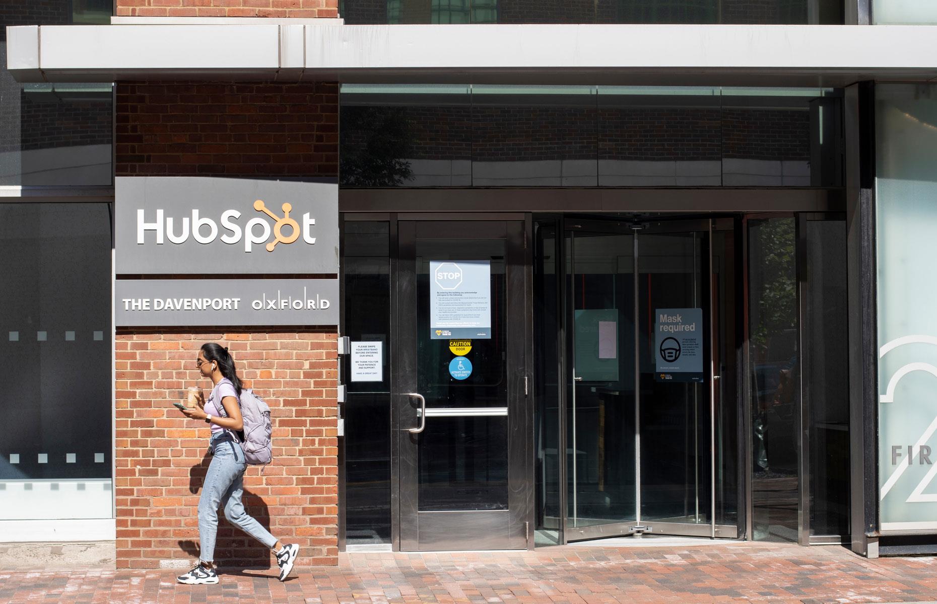 HubSpot: 500 jobs cut