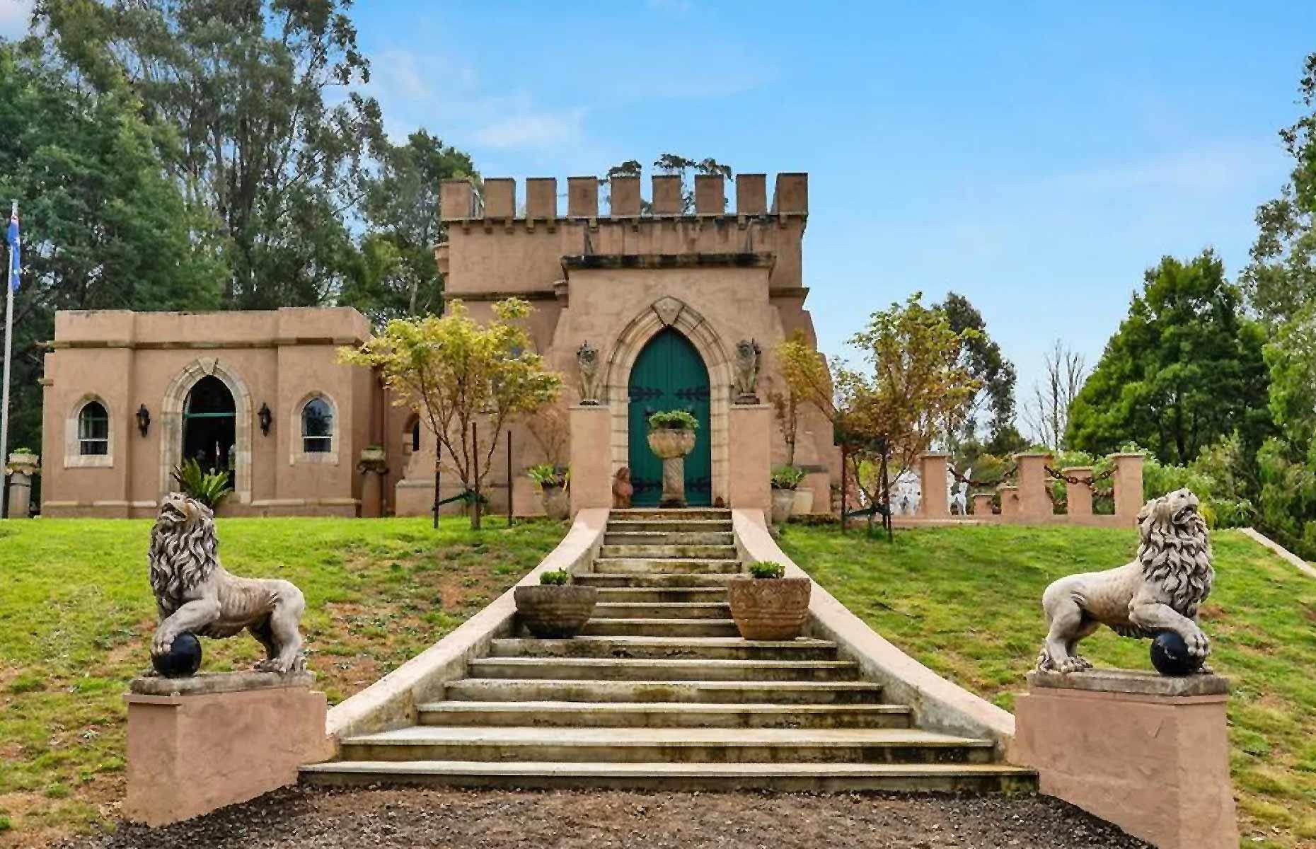 Versace Castle, Victoria, Australia: £700,000 ($892k)
