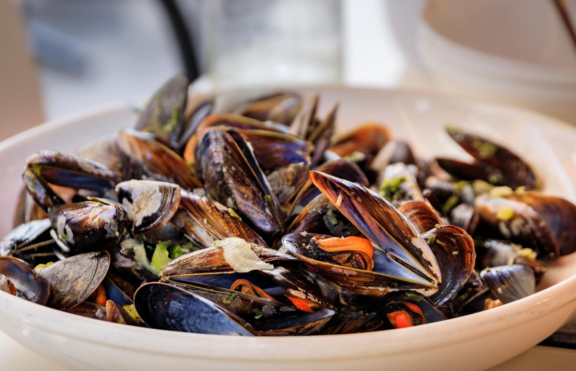 28. Eating unopened shellfish
