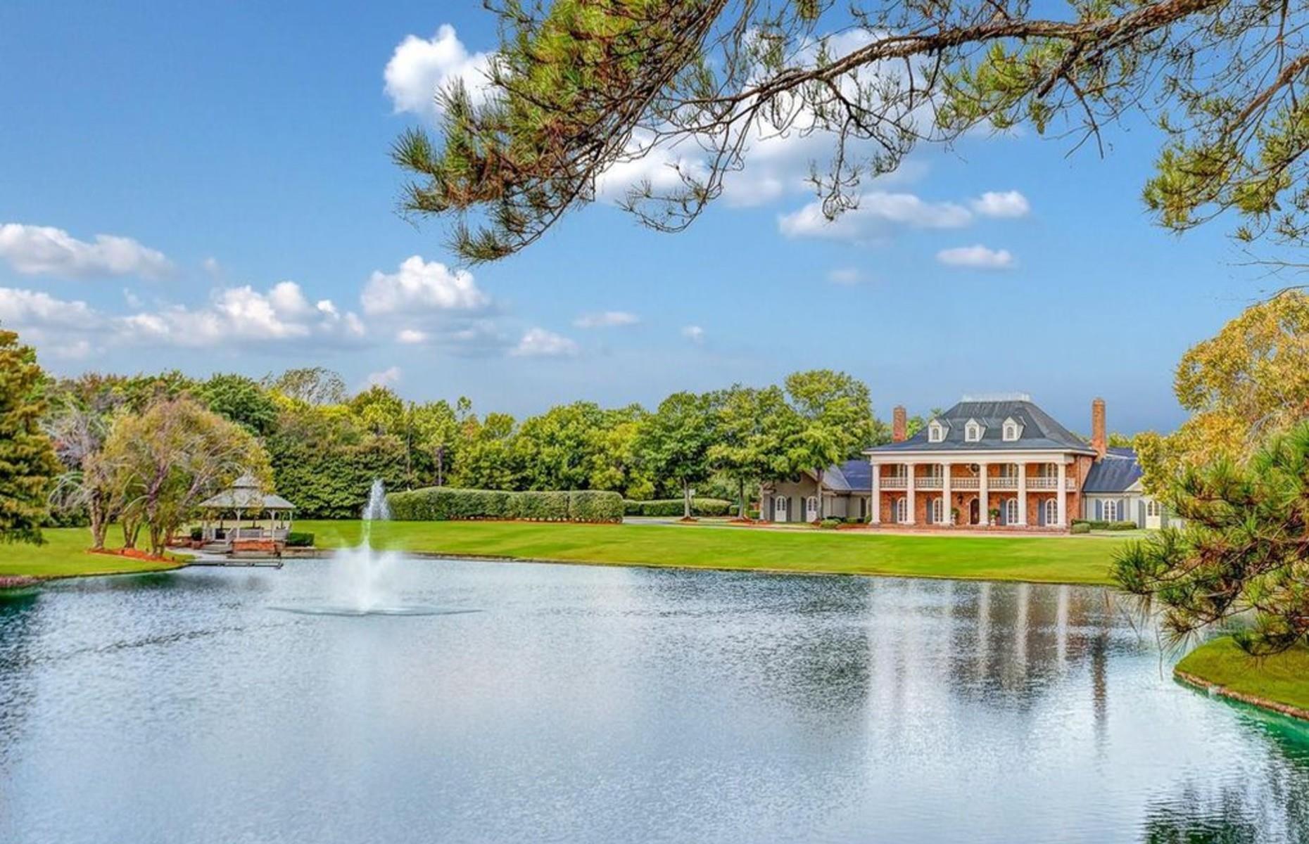 Lakeside estate, Montgomery, Alabama: $1.5 million (£1.2m)