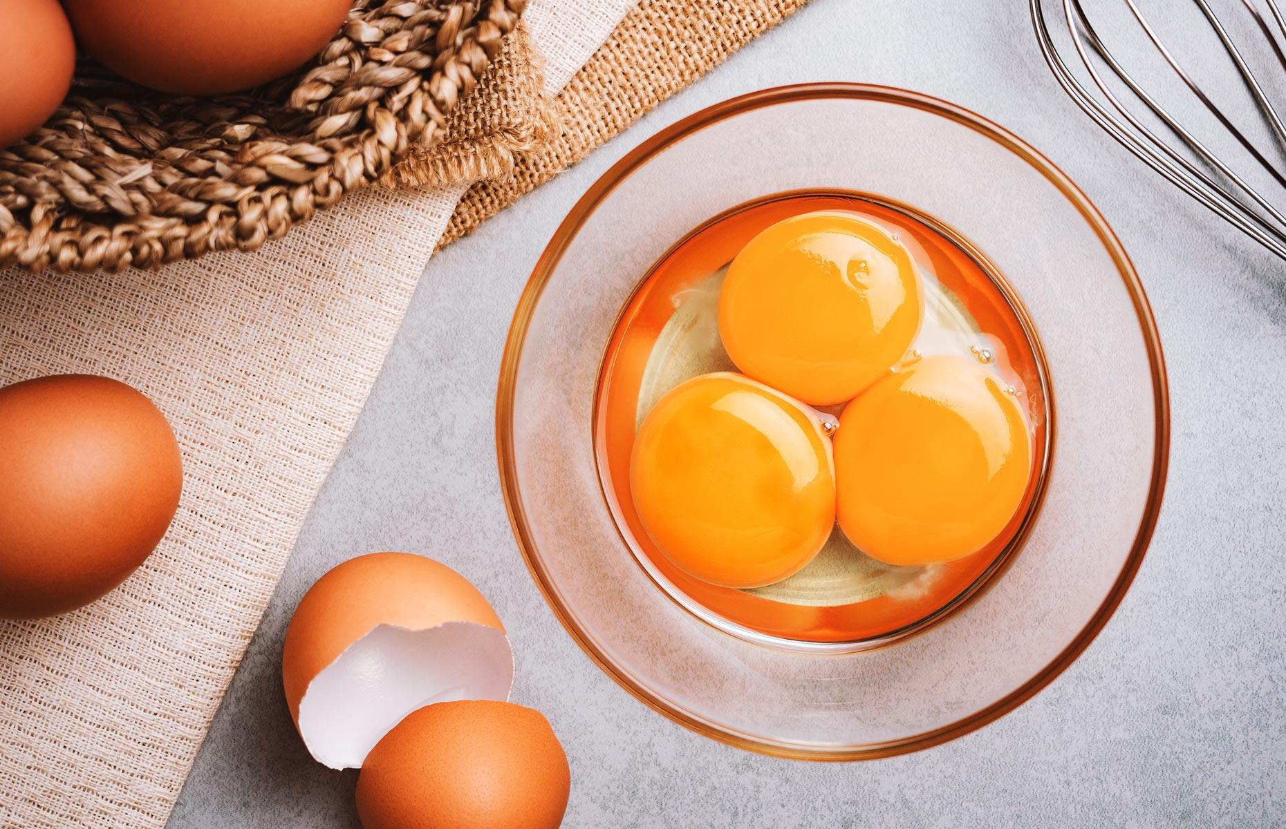 13. Cracking eggs: the right way