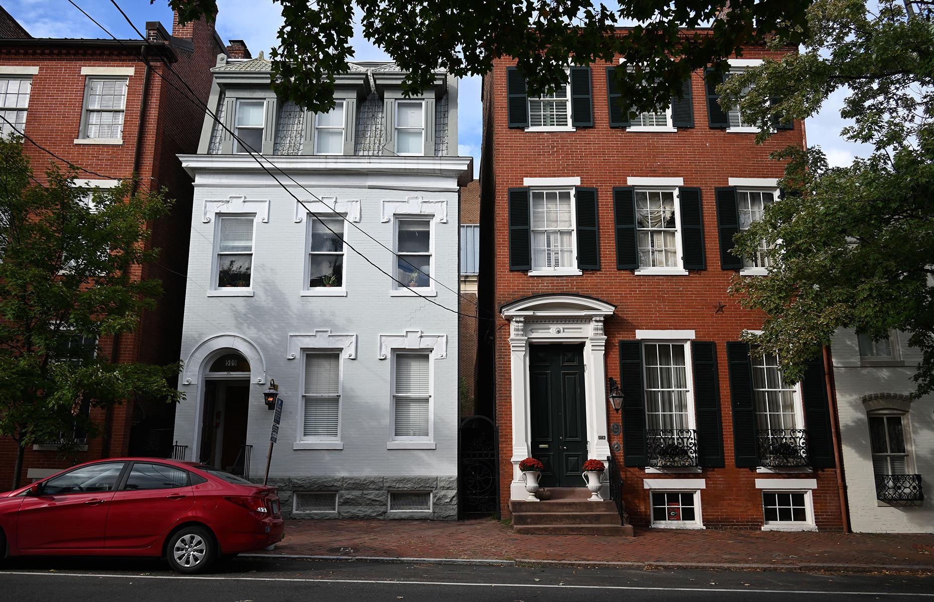 Virginia: historic townhouses