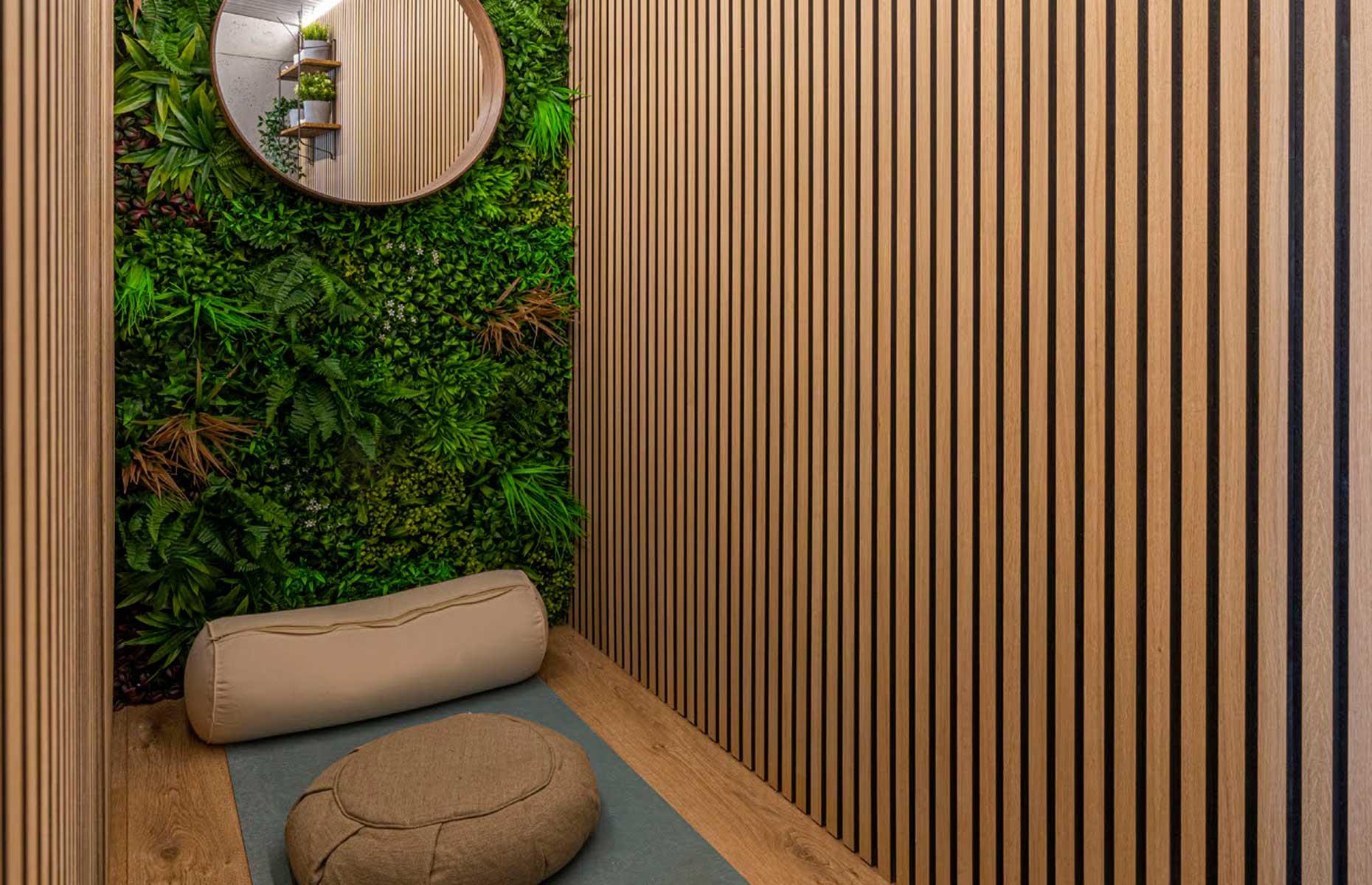 Mount a vertical garden