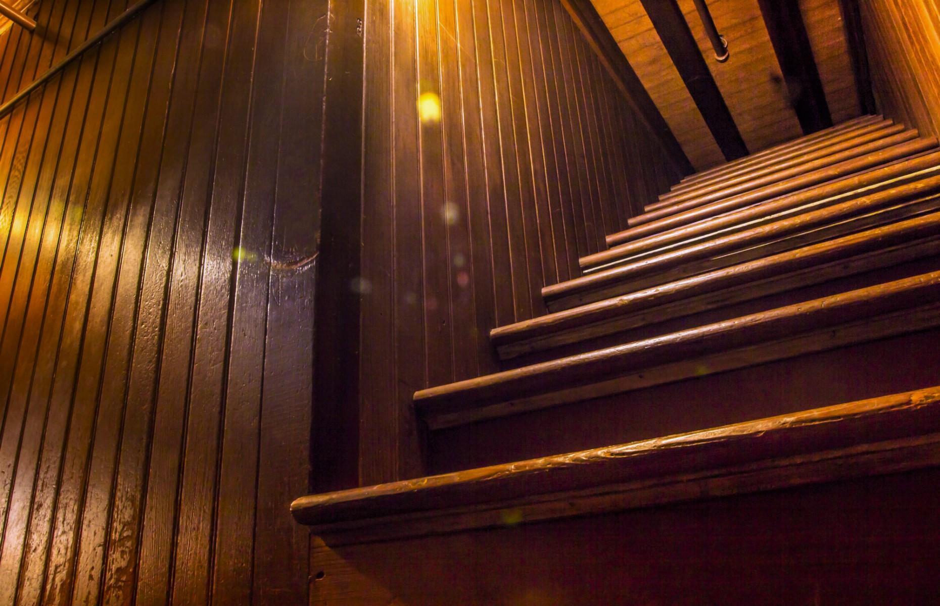 Winchester Mystery House: a ghost labyrinth