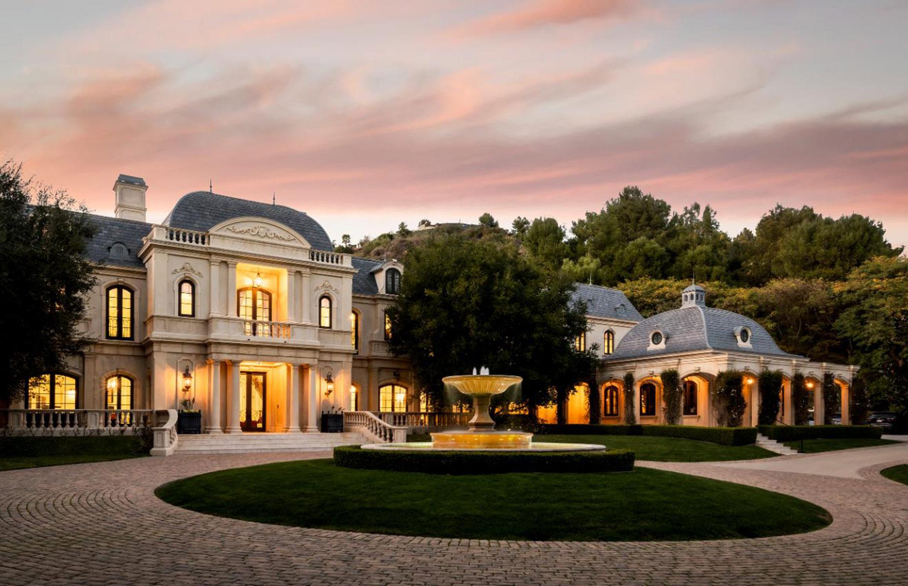 Celebrity house swaps