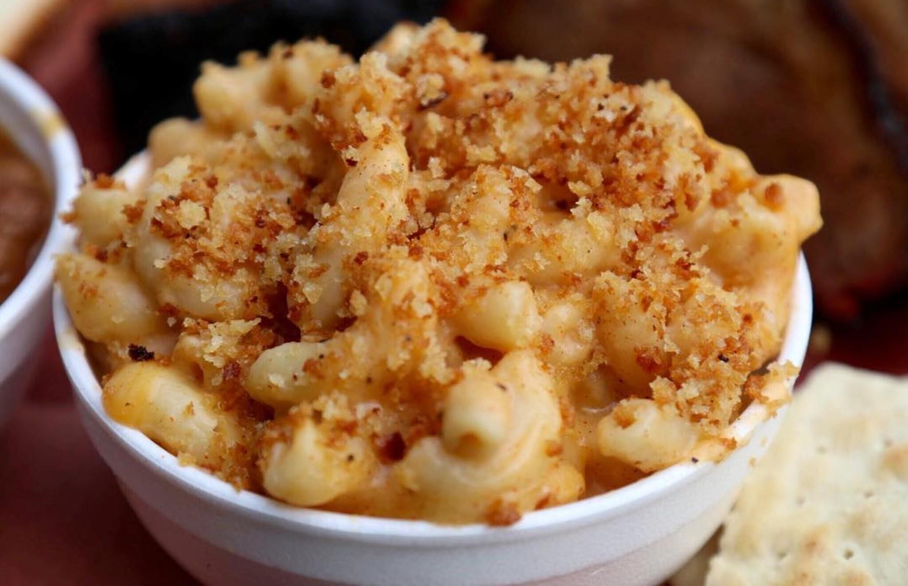 Louisiana: roasted garlic mac 'n' cheese, Blue Oak BBQ, New Orleans 