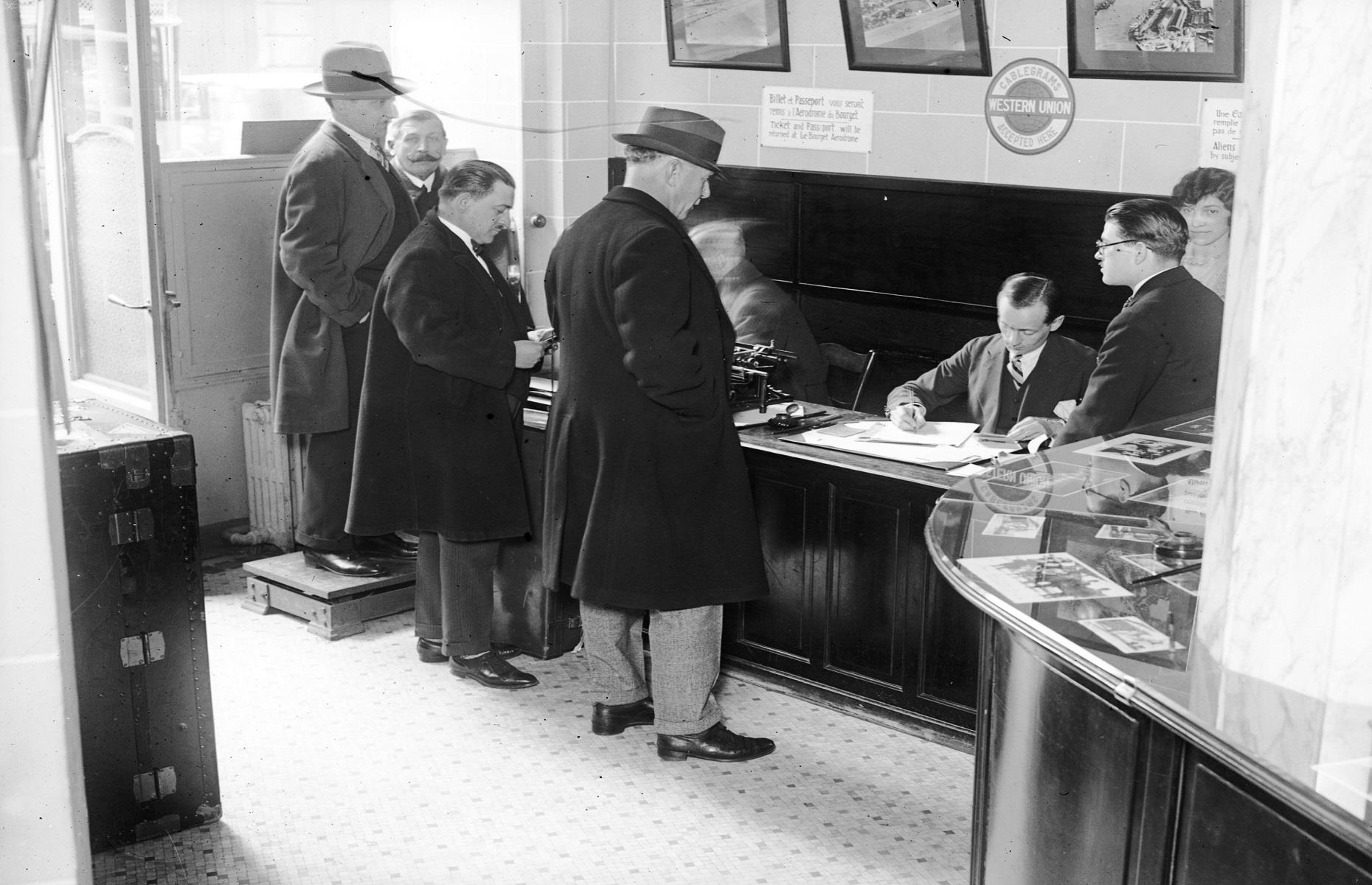 1920s: passengers get weighed before their flight