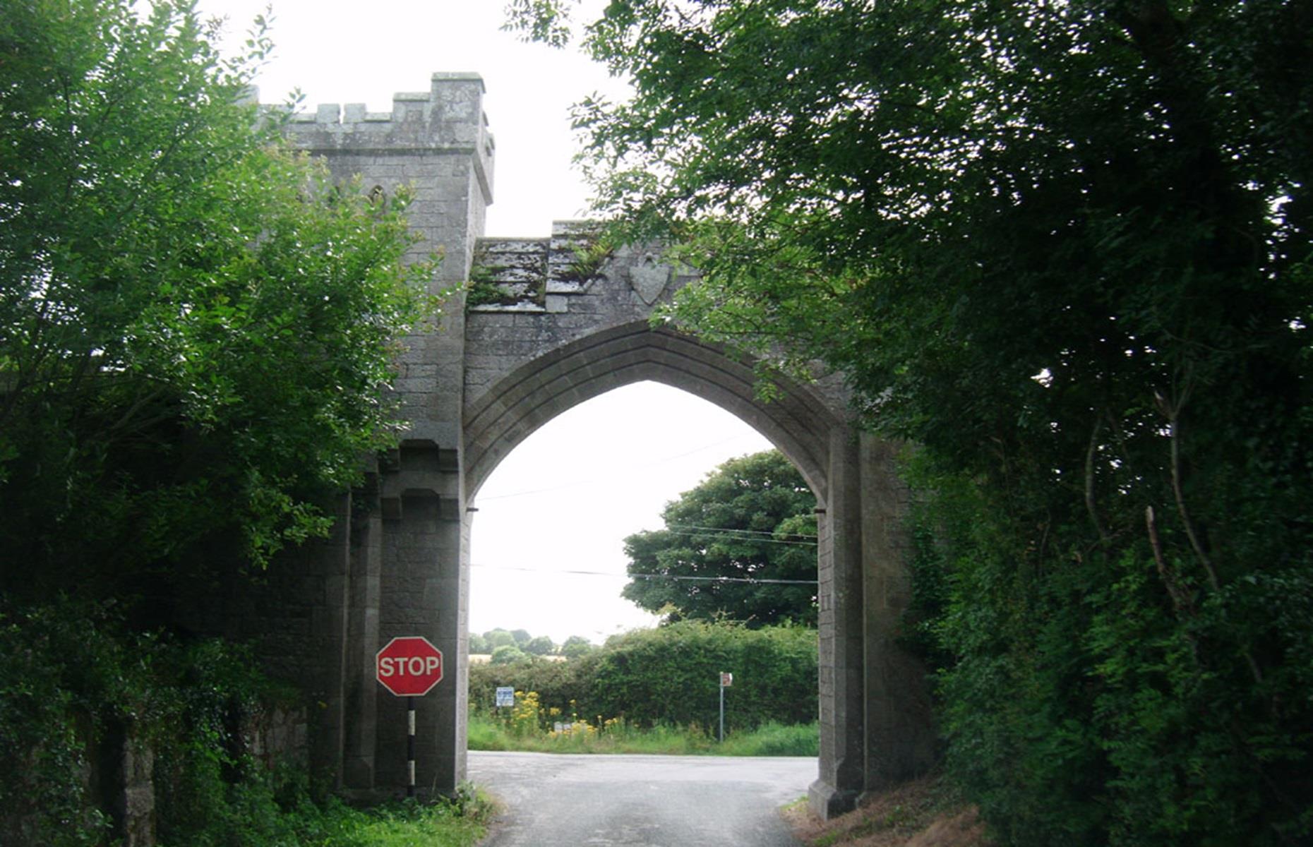 Historic gate lodge: views for miles