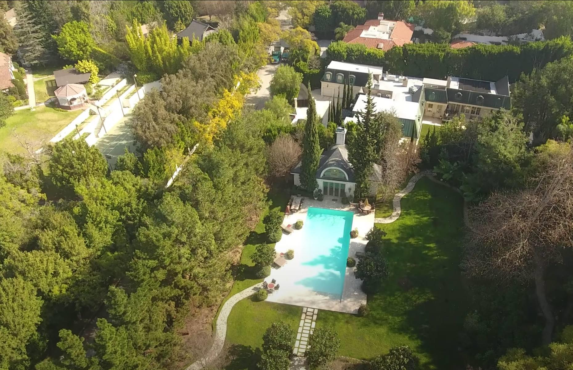 Michael Jackson's Holmby Hills rental château