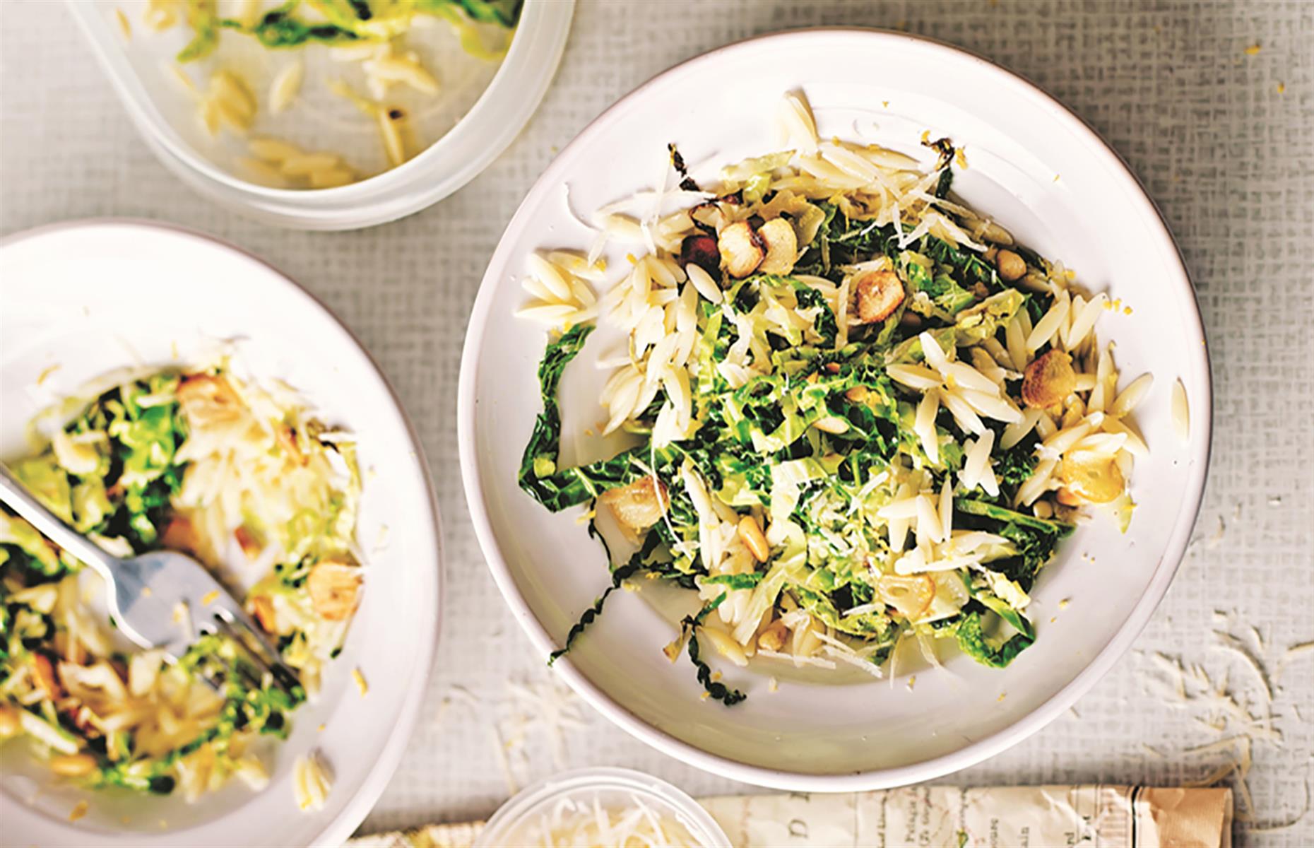 Orzo salad with crispy cabbage