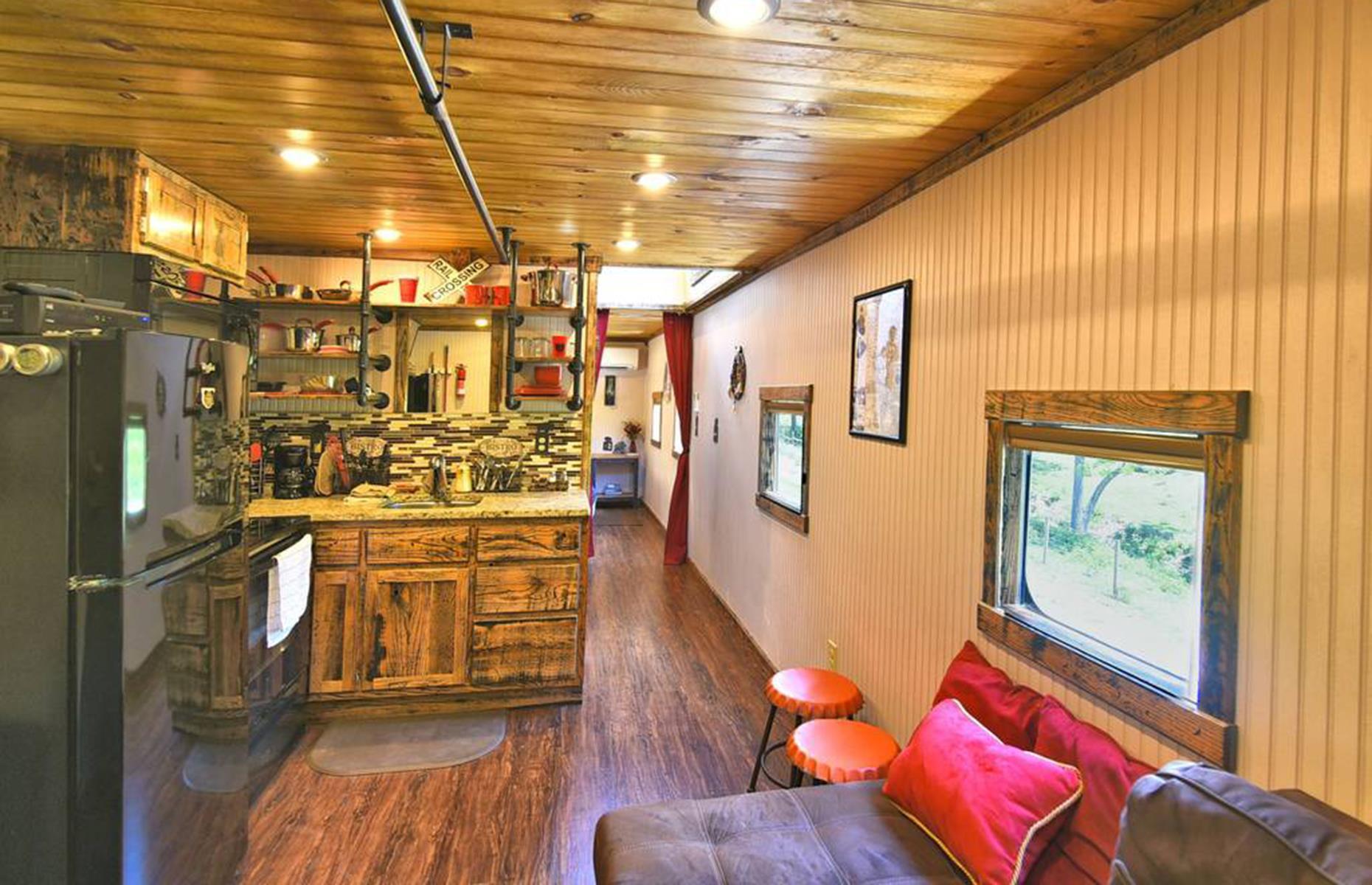 Seaboard Coastline caboose, North Carolina, USA